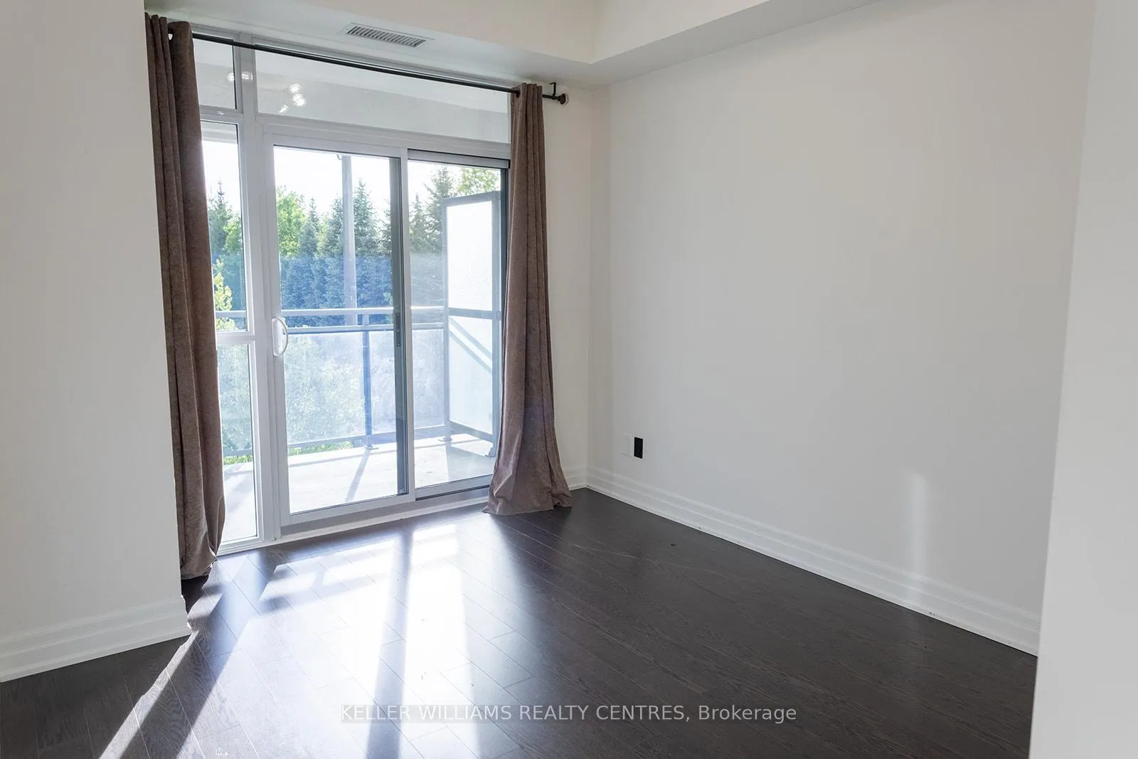 Photo 7 of Unit 216, 111 Civic Square Gate W, Aurora, Bayview Wellington — HOMEH