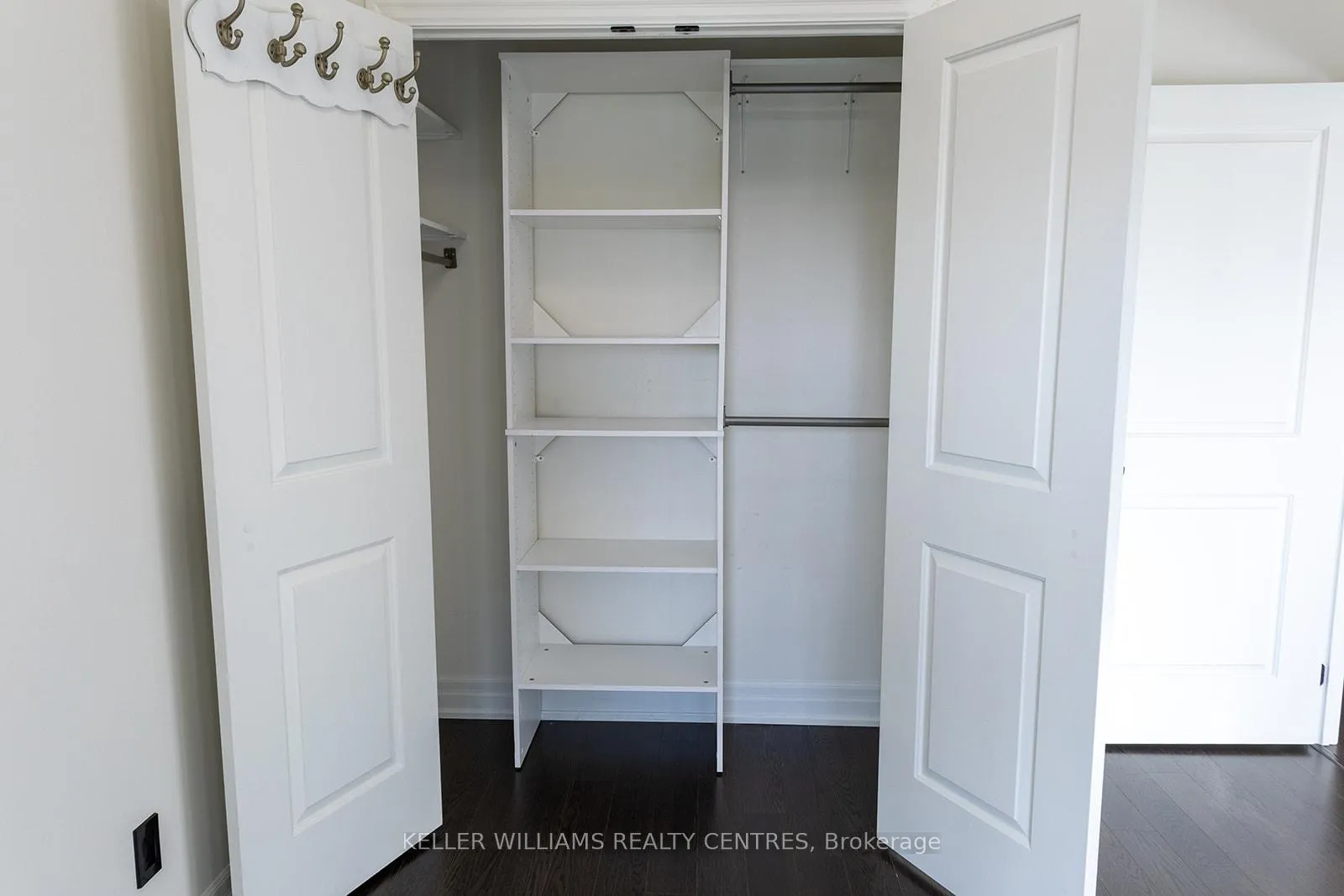 Photo 9 of Unit 216, 111 Civic Square Gate W, Aurora, Bayview Wellington — HOMEH