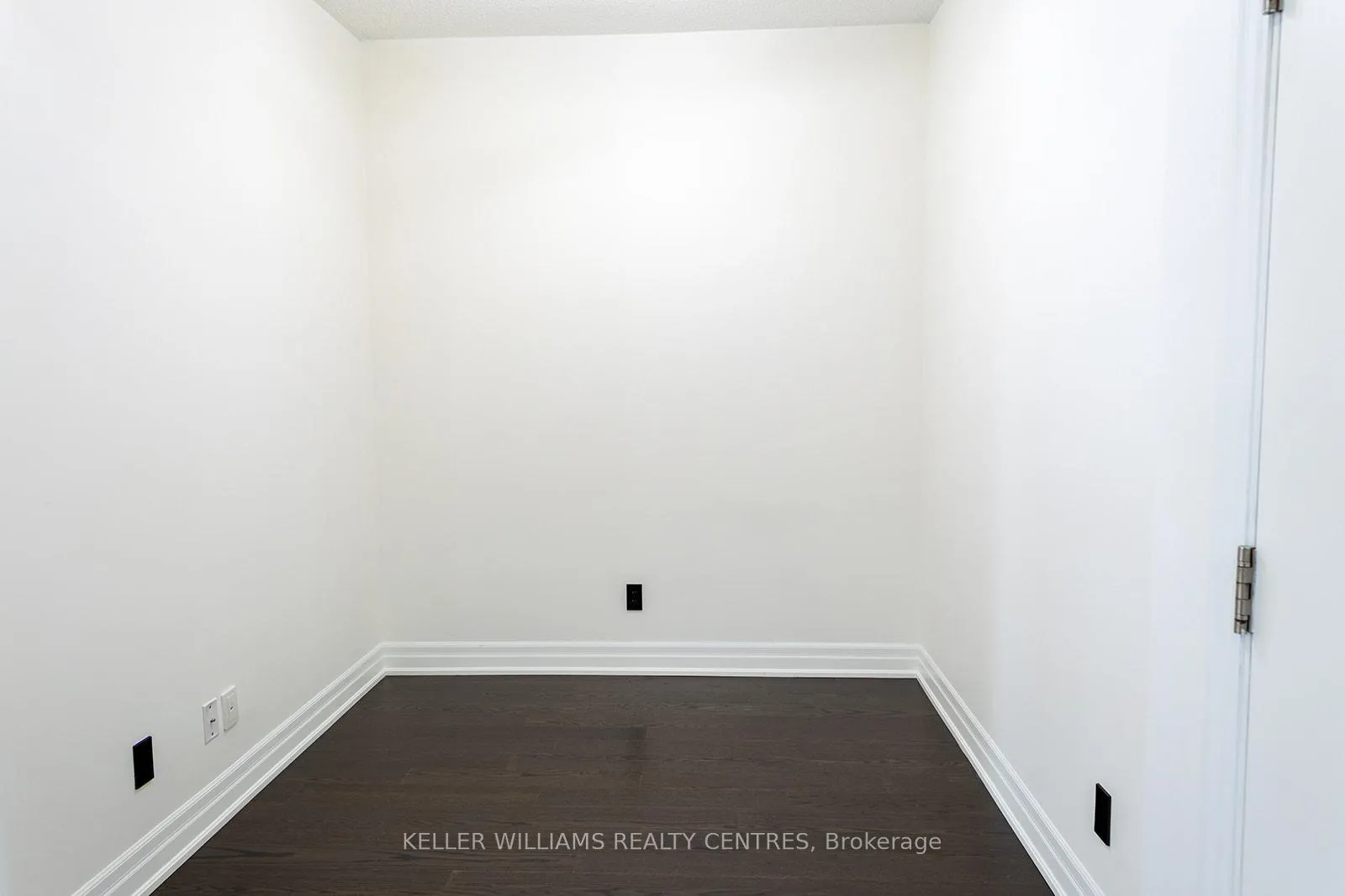 Photo 11 of Unit 216, 111 Civic Square Gate W, Aurora, Bayview Wellington — HOMEH