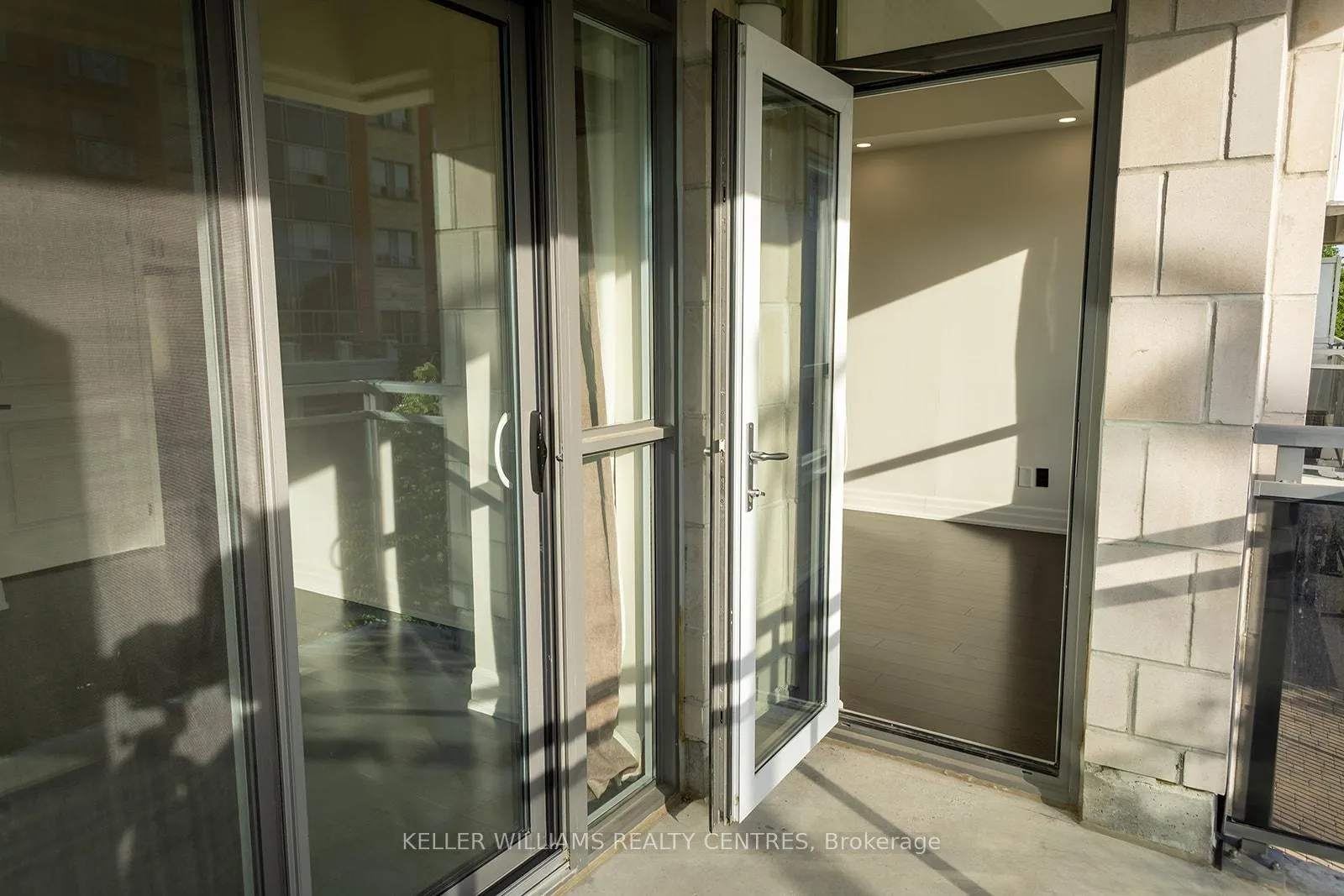 Photo 14 of Unit 216, 111 Civic Square Gate W, Aurora, Bayview Wellington — HOMEH