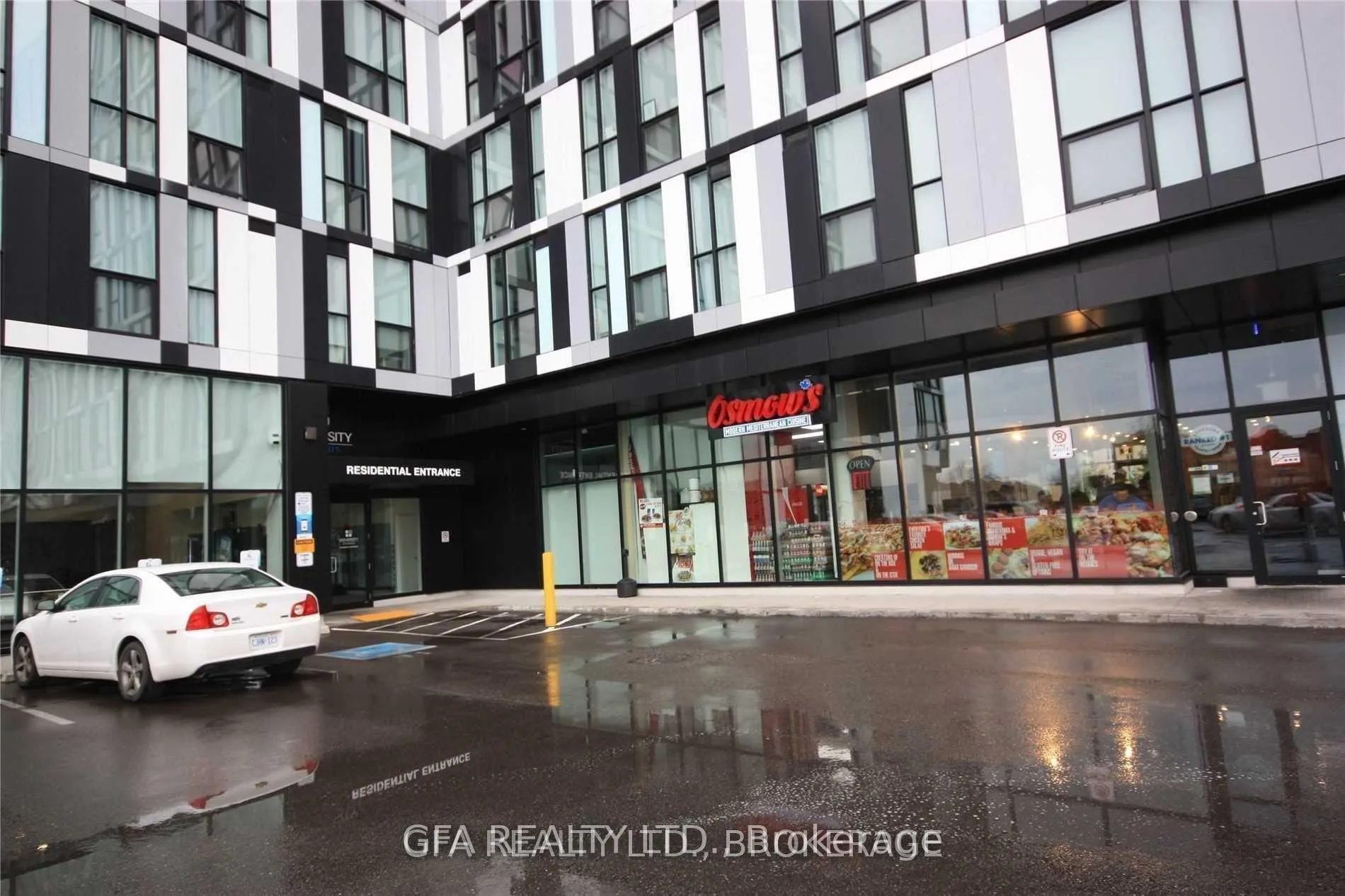Front of Unit 212, 1900 Simcoe Street N
