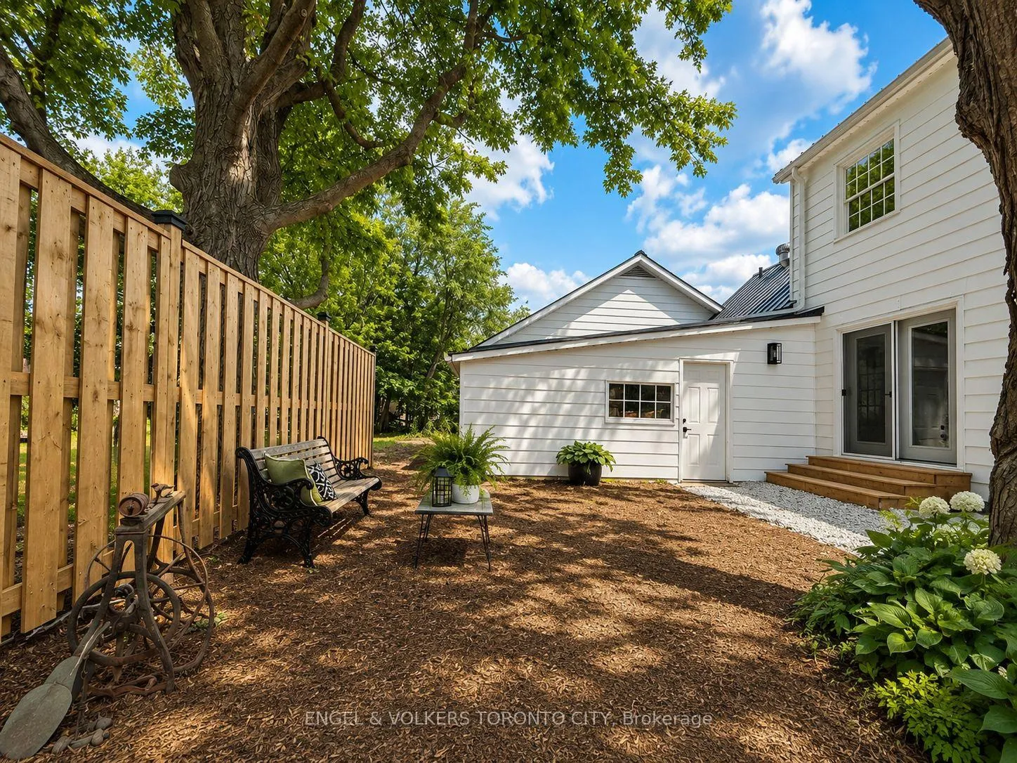 Photo 15 of 192 Library Street, Clearview, Creemore — HOMEH