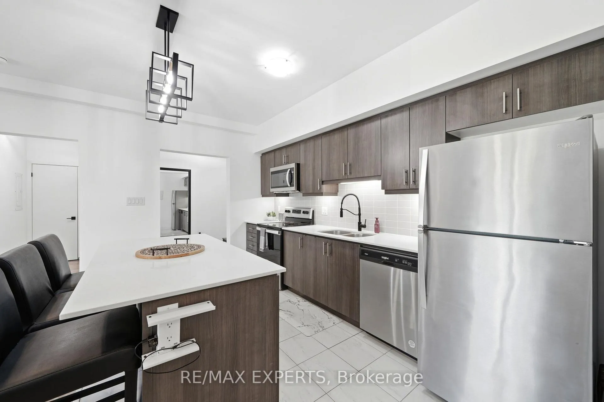 Photo 3 of Unit 103, 4 Spice Way, Barrie, Rural Barrie Southeast — HOMEH