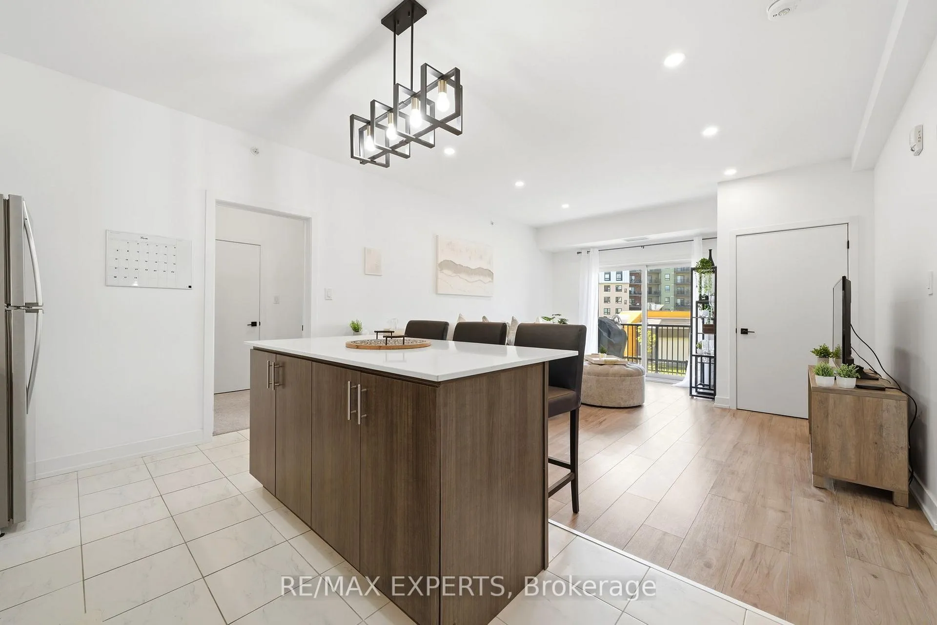 Photo 5 of Unit 103, 4 Spice Way, Barrie, Rural Barrie Southeast — HOMEH