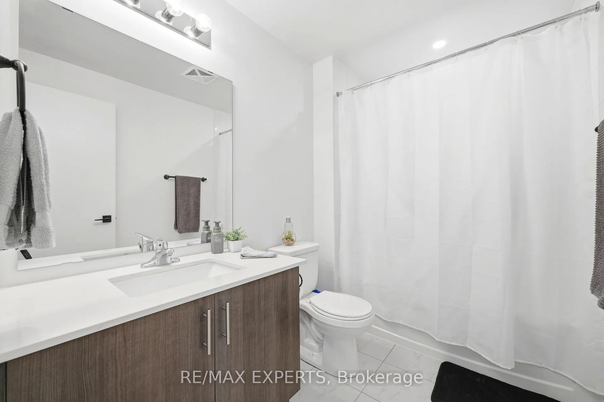 Photo 16 of Unit 103, 4 Spice Way, Barrie, Rural Barrie Southeast — HOMEH