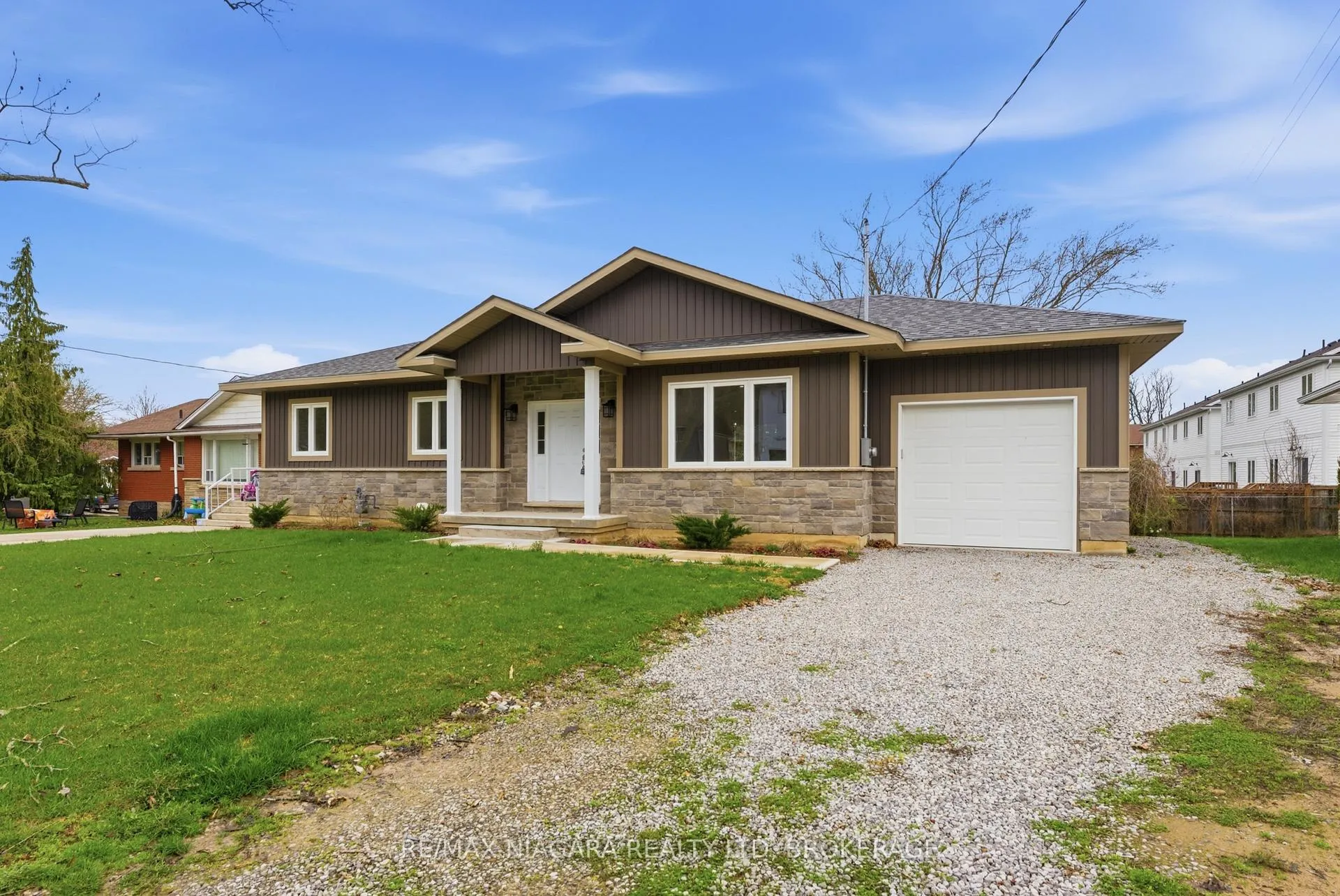 Photo 2 of 17 Glenbarr Road, St. Catharines, Glendale/Glenridge — HOMEH