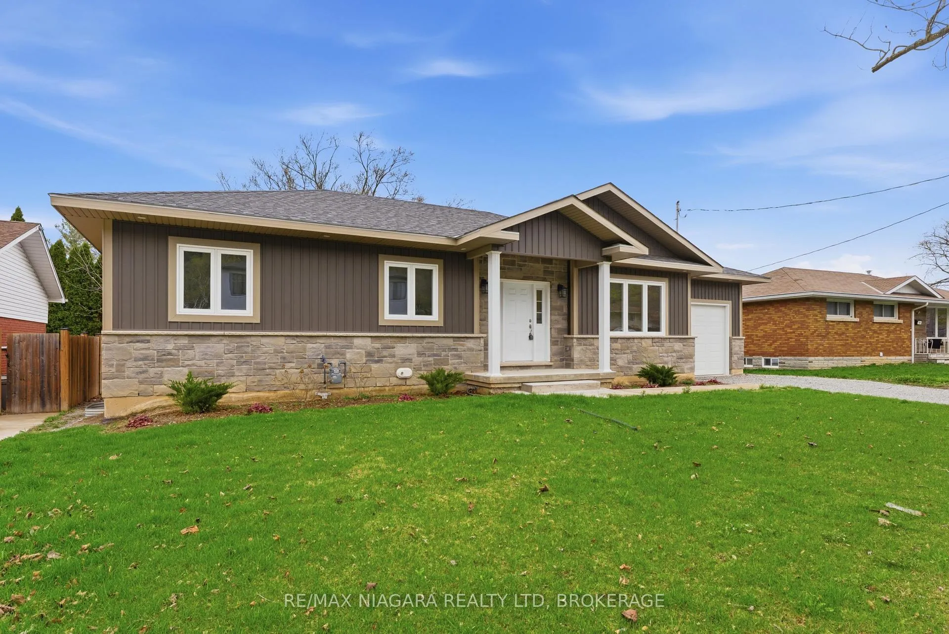 Photo 3 of 17 Glenbarr Road, St. Catharines, Glendale/Glenridge — HOMEH