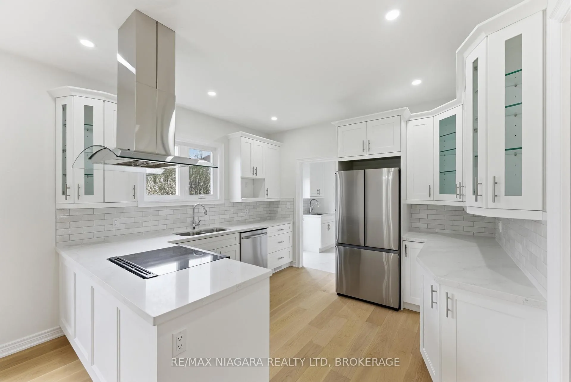 Photo 13 of 17 Glenbarr Road, St. Catharines, Glendale/Glenridge — HOMEH