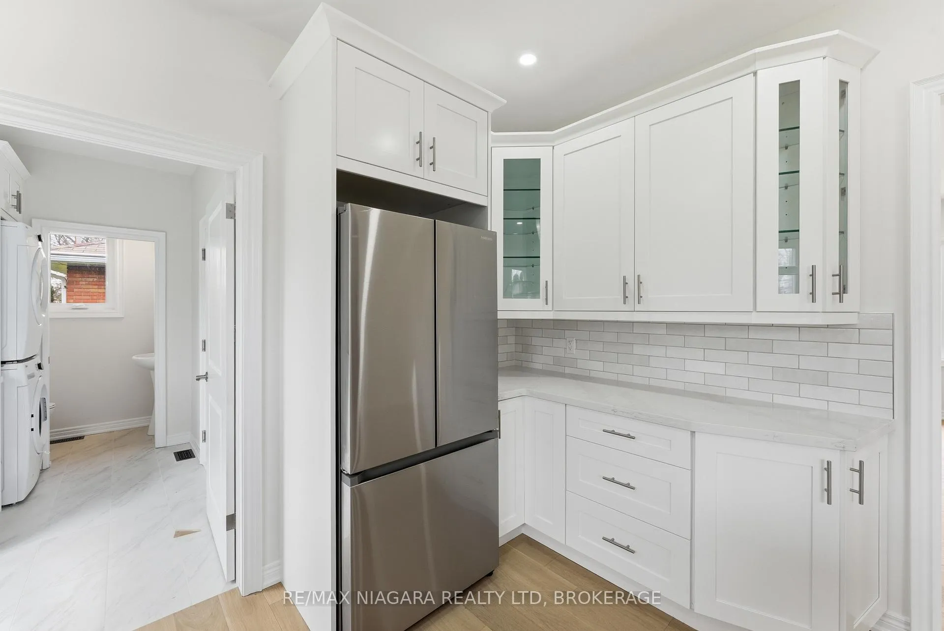 Photo 15 of 17 Glenbarr Road, St. Catharines, Glendale/Glenridge — HOMEH
