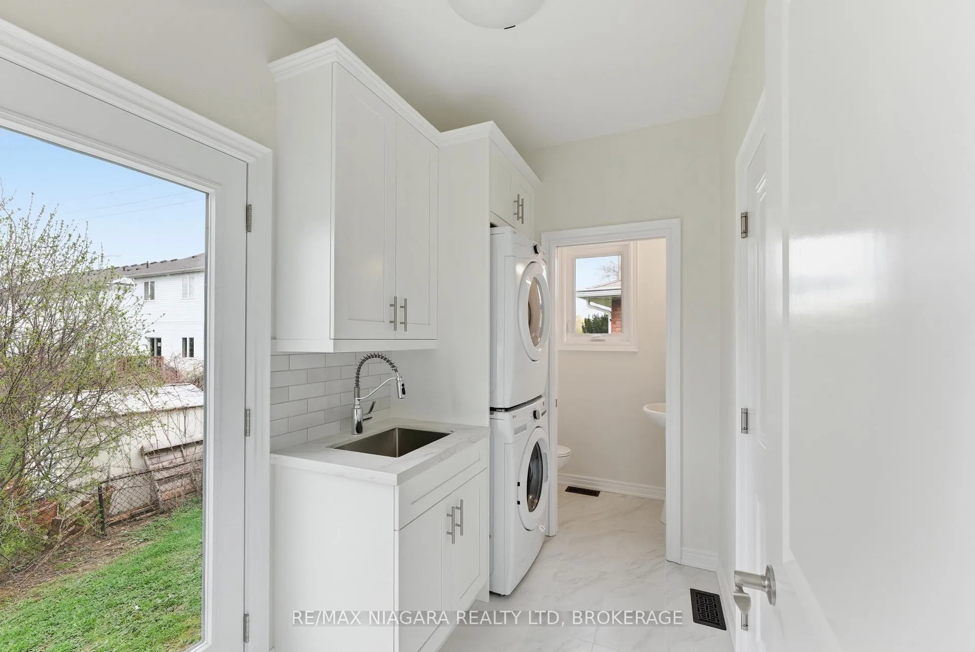 Photo 16 of 17 Glenbarr Road, St. Catharines, Glendale/Glenridge — HOMEH