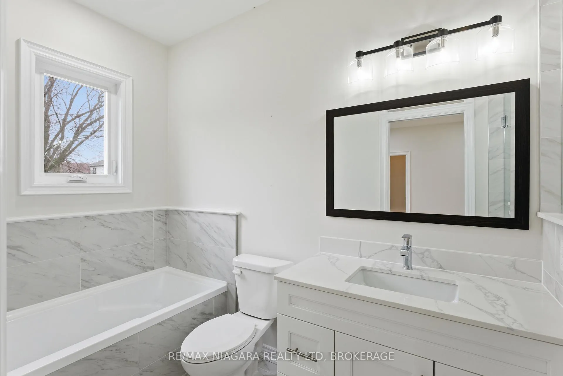 Photo 24 of 17 Glenbarr Road, St. Catharines, Glendale/Glenridge — HOMEH