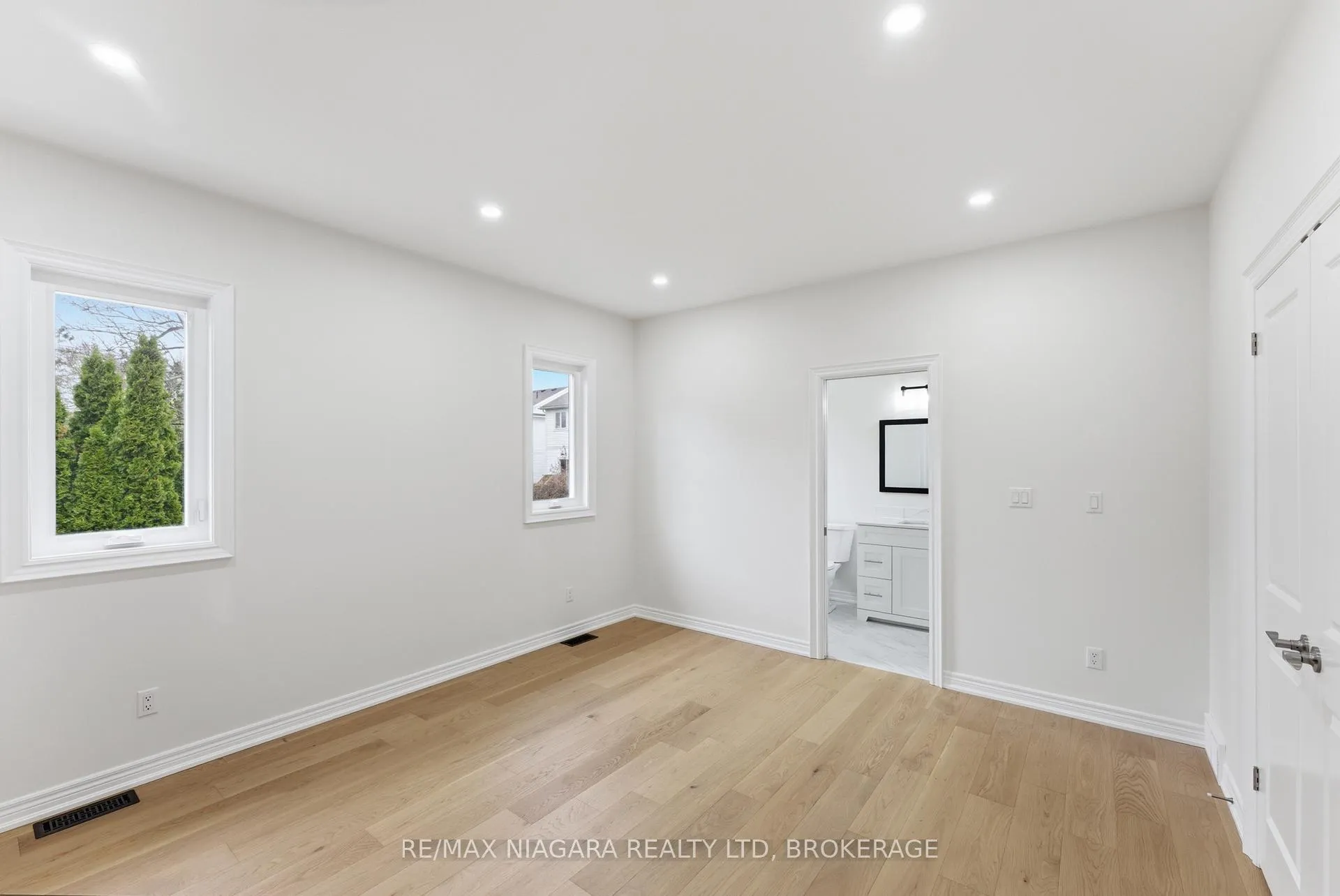 Photo 25 of 17 Glenbarr Road, St. Catharines, Glendale/Glenridge — HOMEH