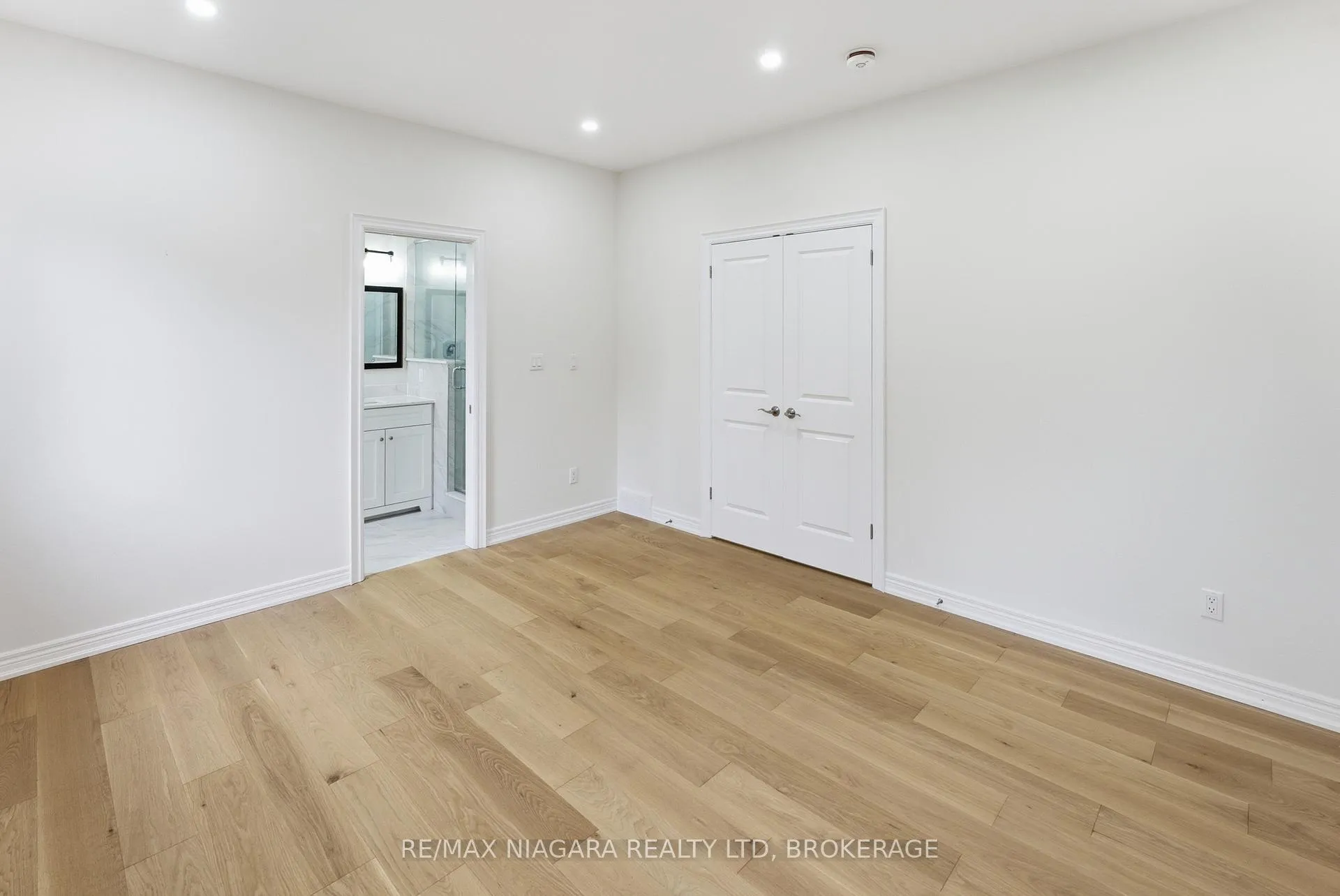 Photo 26 of 17 Glenbarr Road, St. Catharines, Glendale/Glenridge — HOMEH
