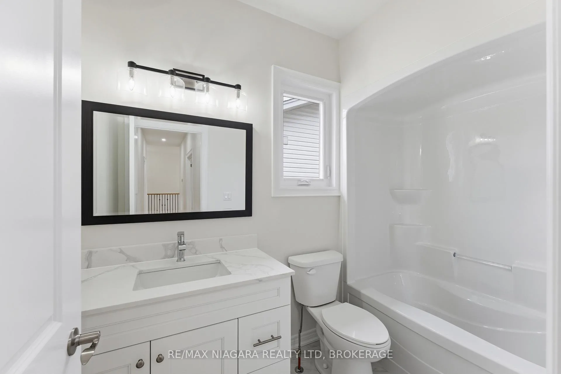 Photo 30 of 17 Glenbarr Road, St. Catharines, Glendale/Glenridge — HOMEH