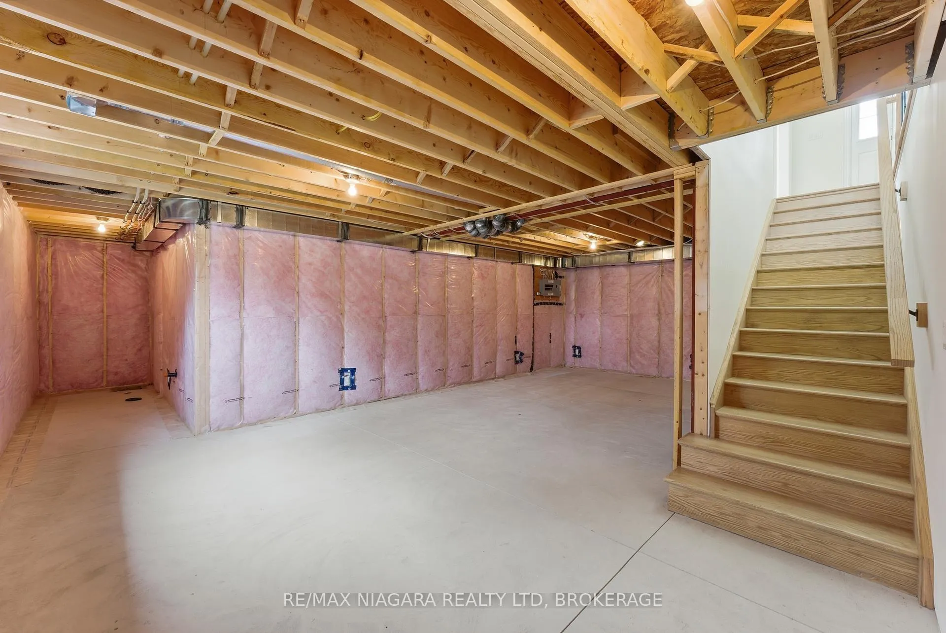 Photo 33 of 17 Glenbarr Road, St. Catharines, Glendale/Glenridge — HOMEH