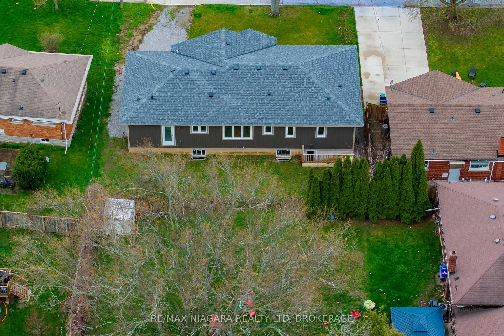 Photo 34 of 17 Glenbarr Road, St. Catharines, Glendale/Glenridge — HOMEH