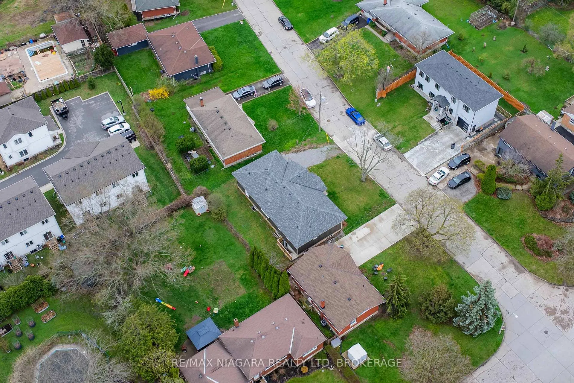 Photo 36 of 17 Glenbarr Road, St. Catharines, Glendale/Glenridge — HOMEH