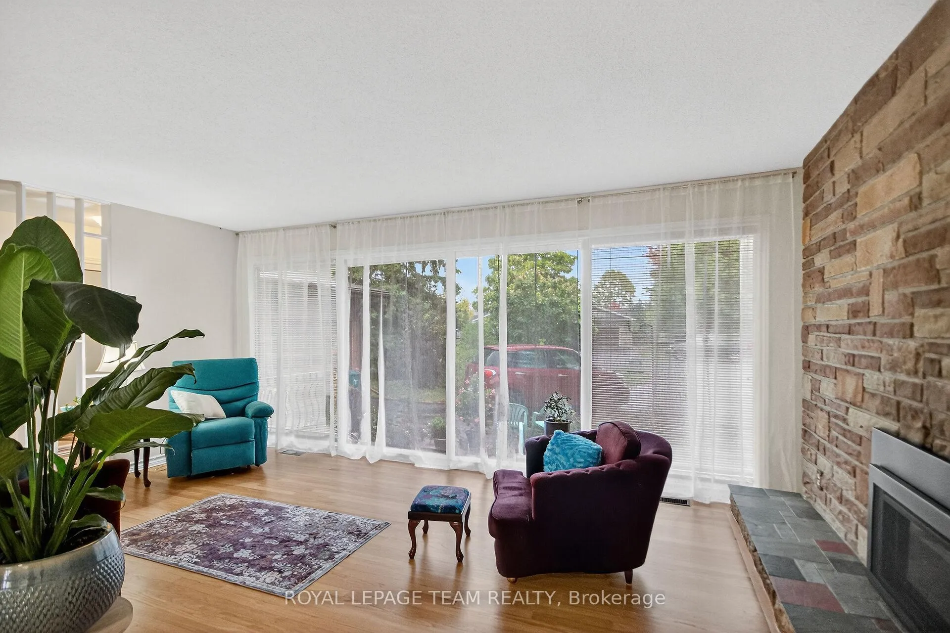 Photo 5 of 46 Quinpool Crescent, Ottawa, Arbeatha Park — HOMEH