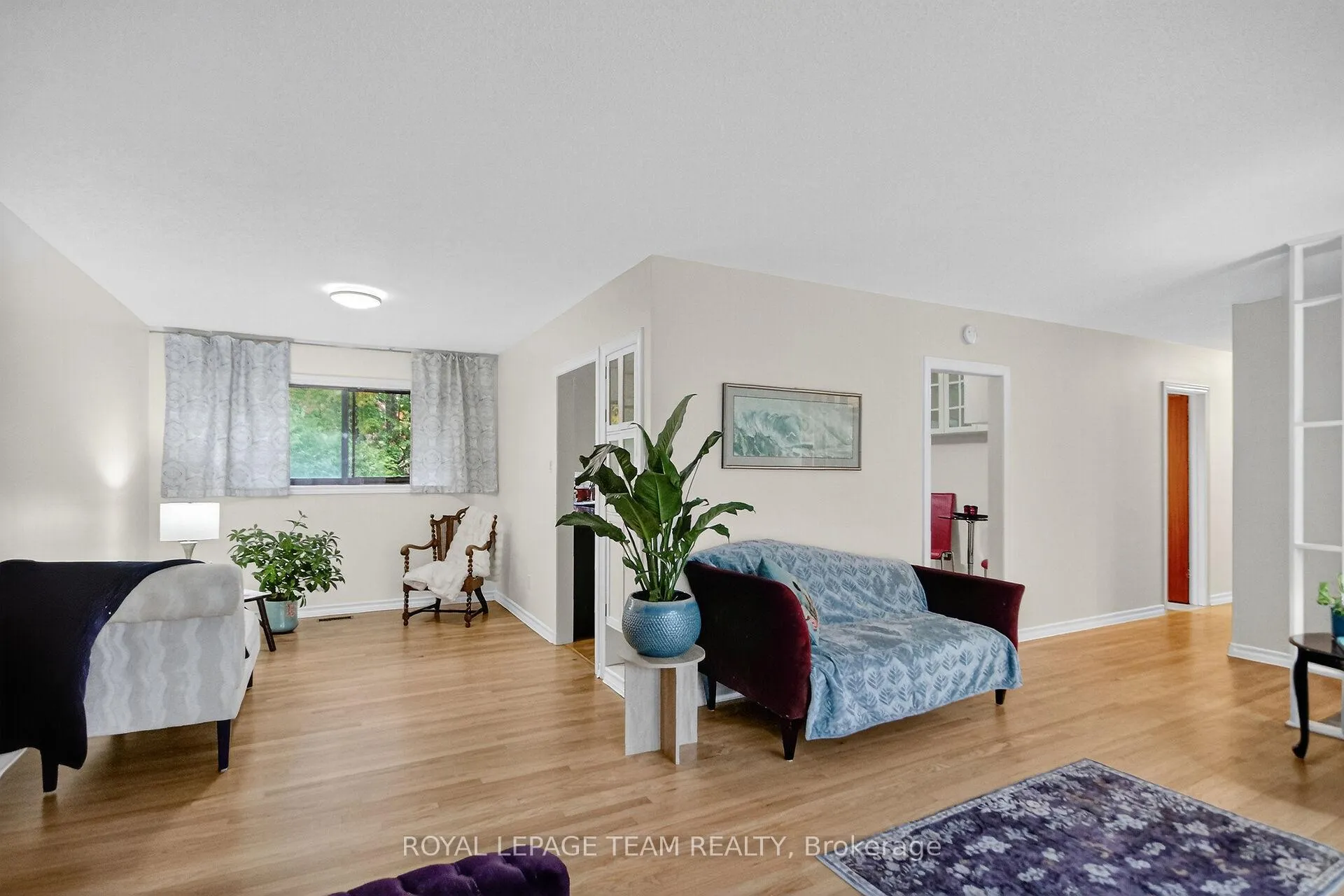 Photo 6 of 46 Quinpool Crescent, Ottawa, Arbeatha Park — HOMEH