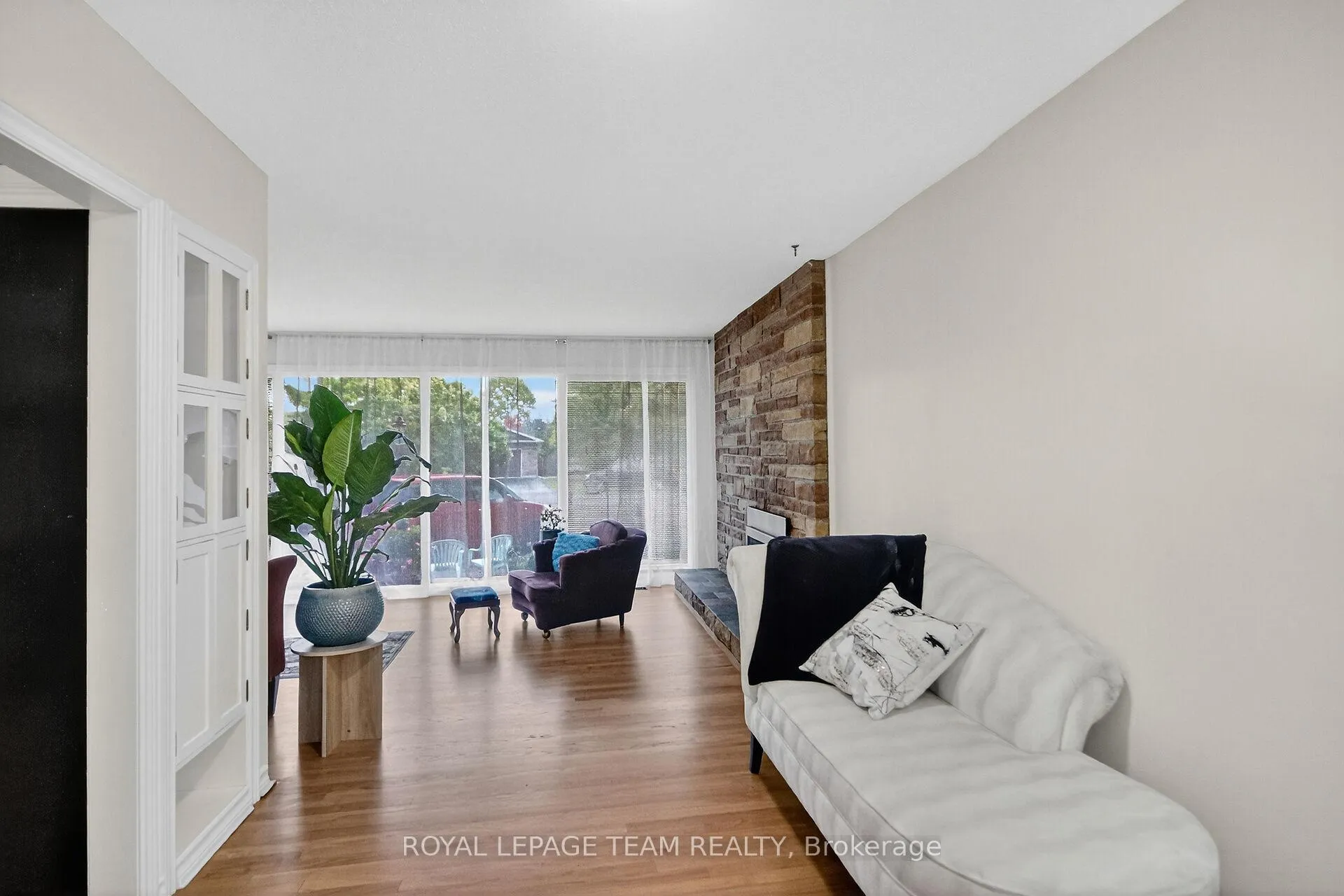 Photo 8 of 46 Quinpool Crescent, Ottawa, Arbeatha Park — HOMEH