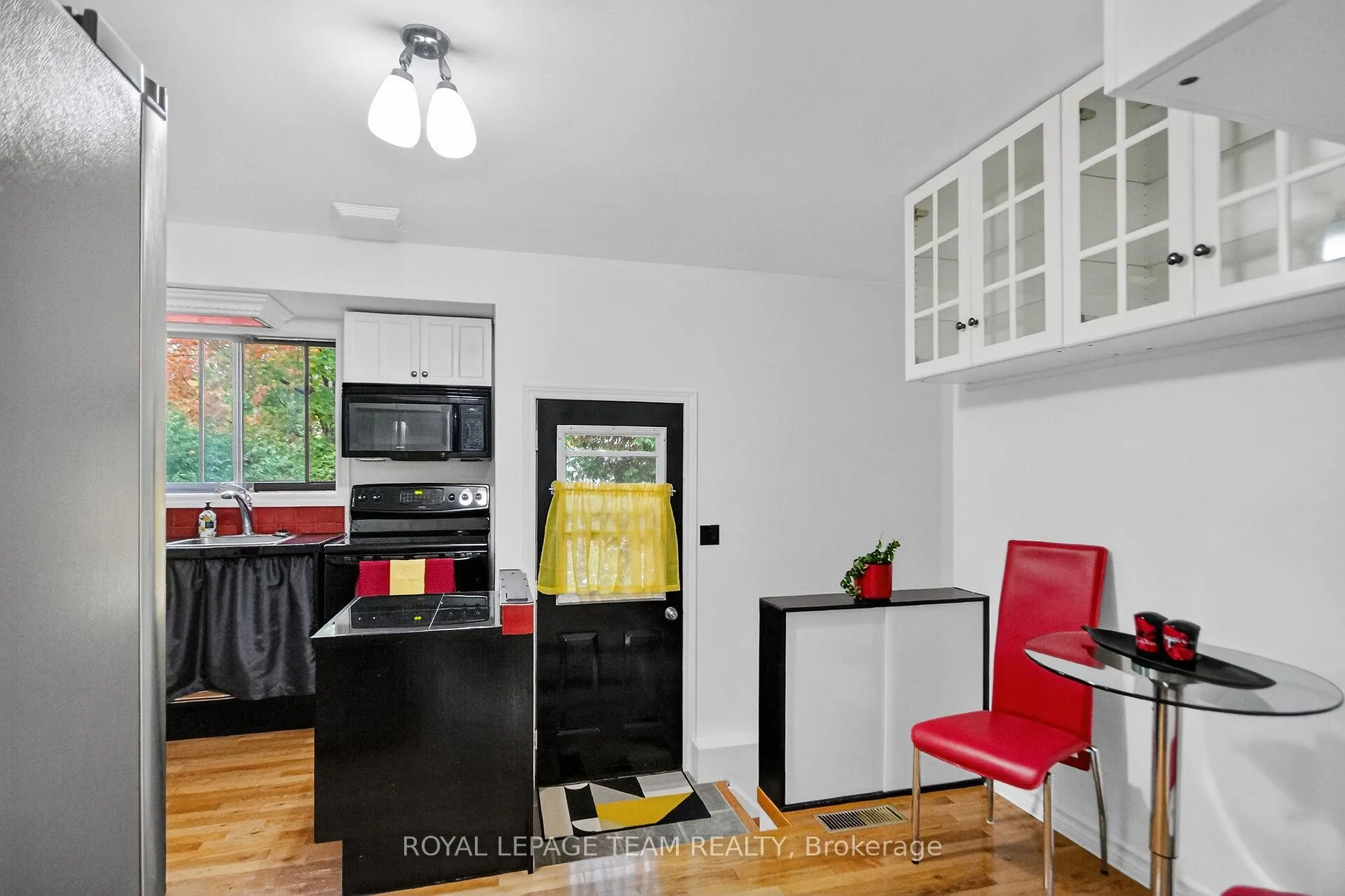 Photo 10 of 46 Quinpool Crescent, Ottawa, Arbeatha Park — HOMEH
