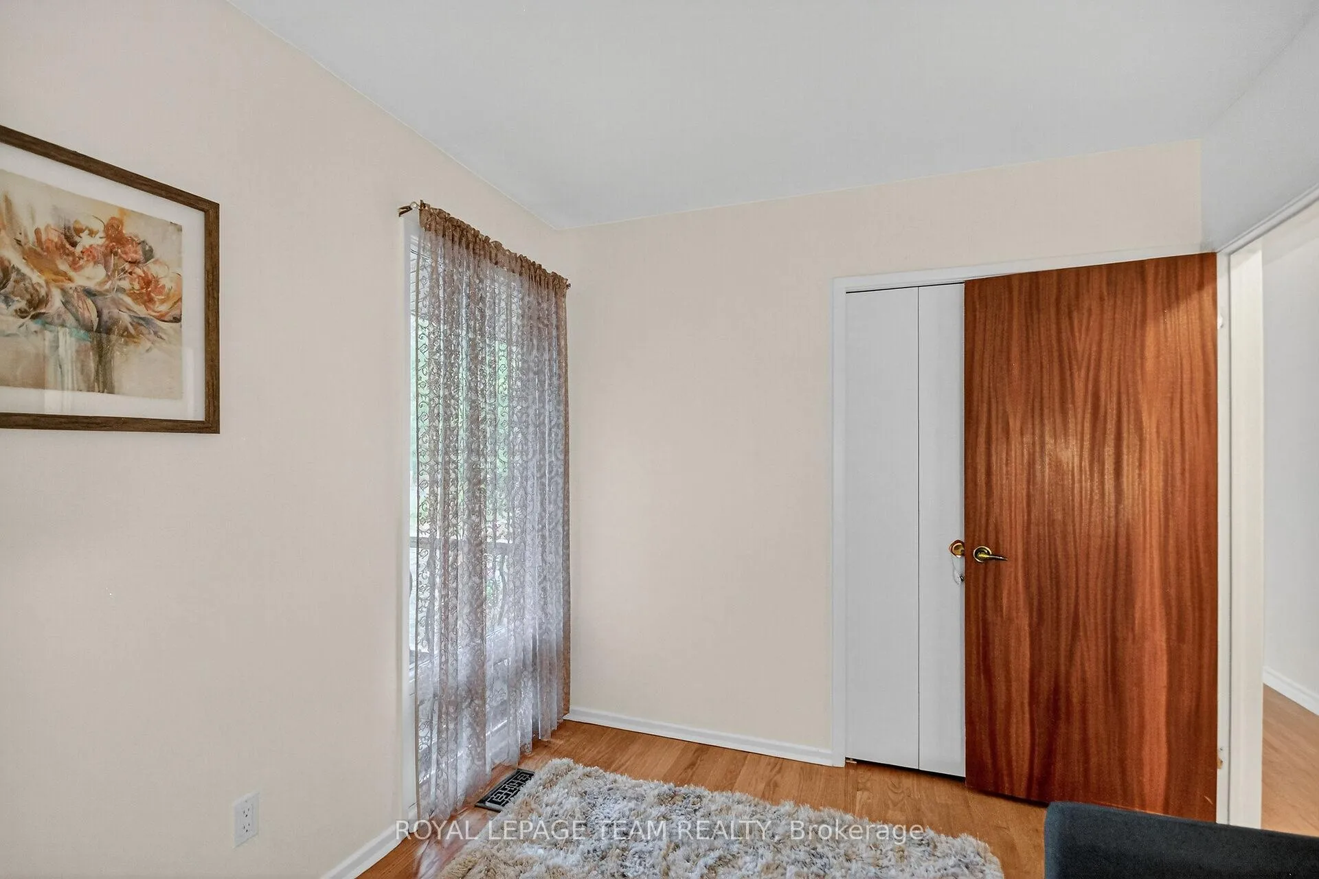 Photo 21 of 46 Quinpool Crescent, Ottawa, Arbeatha Park — HOMEH