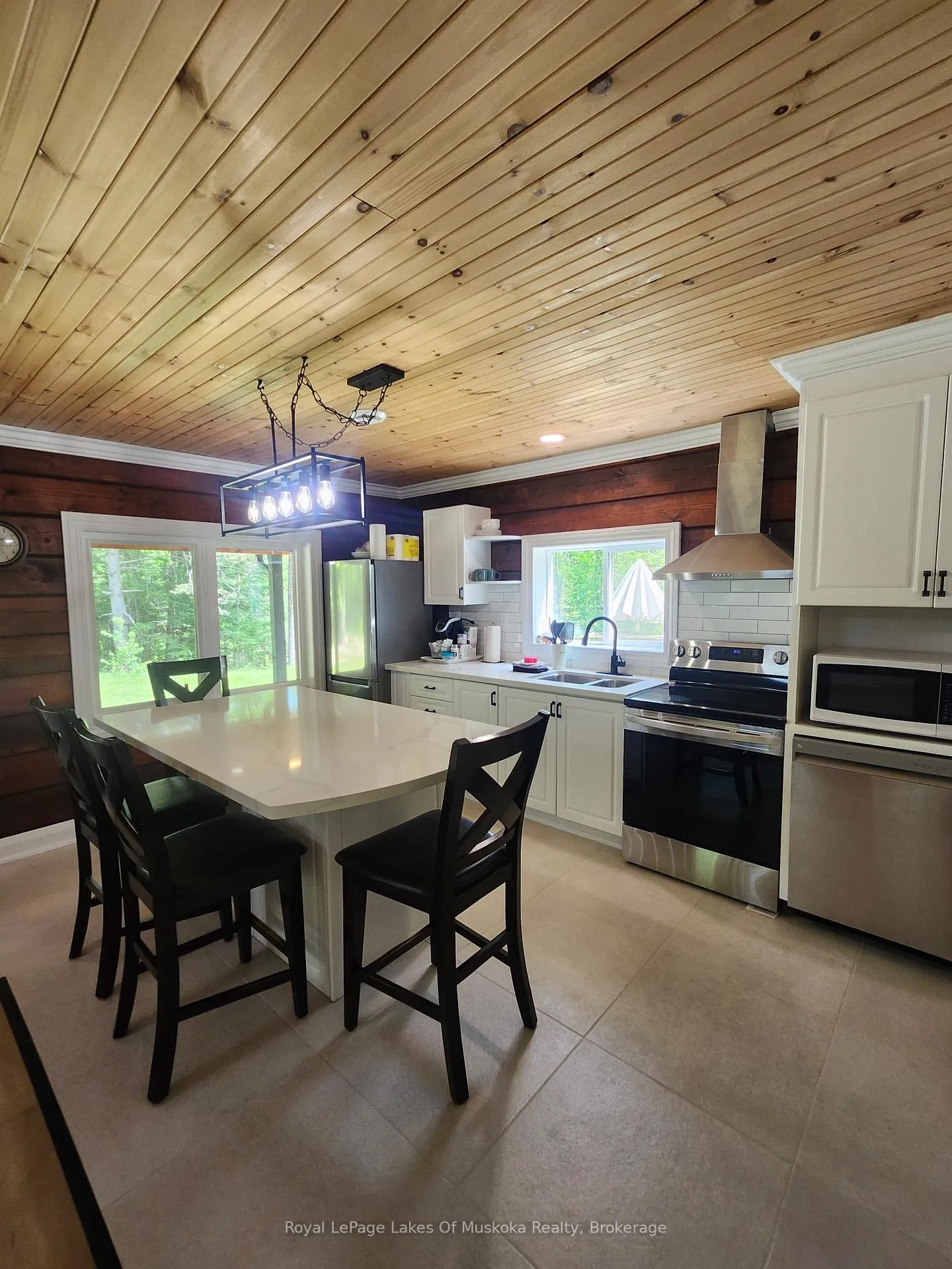 Photo 12 of 3997 Chetwynd Road, Kearney, Proudfoot — HOMEH
