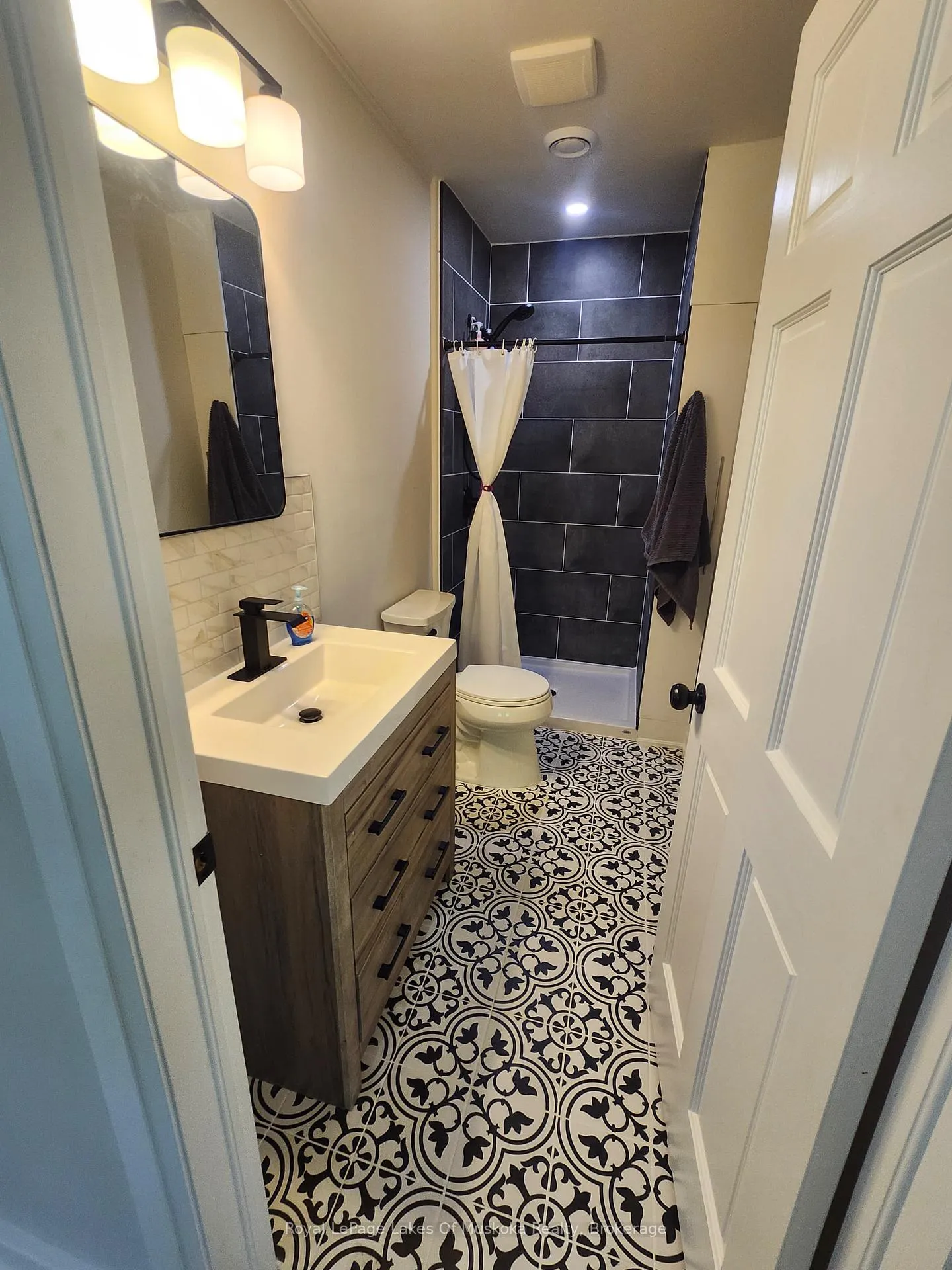 Photo 15 of 3997 Chetwynd Road, Kearney, Proudfoot — HOMEH