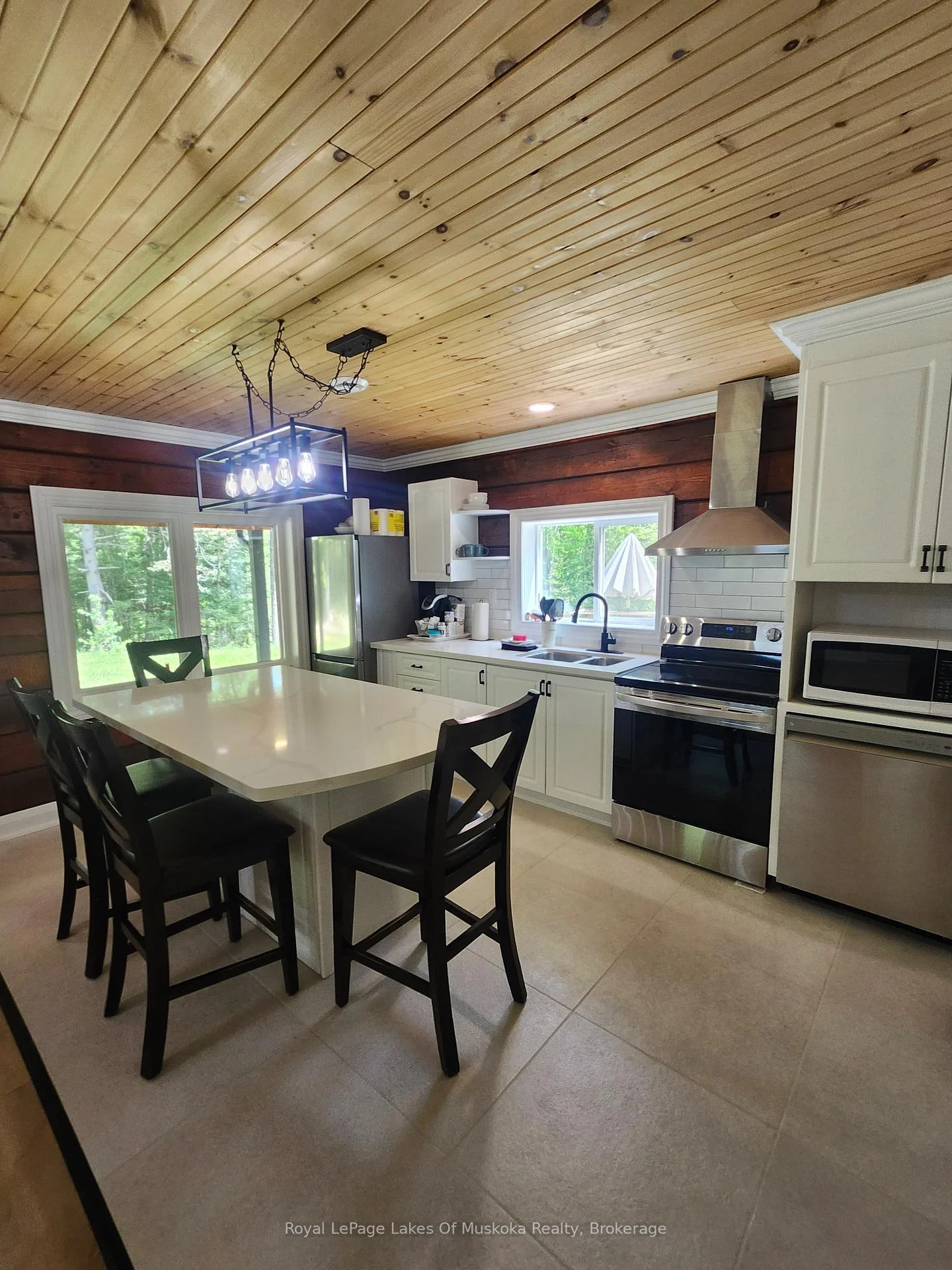 Photo 8 of 3997 Chetwynd Road, Kearney, Proudfoot — HOMEH