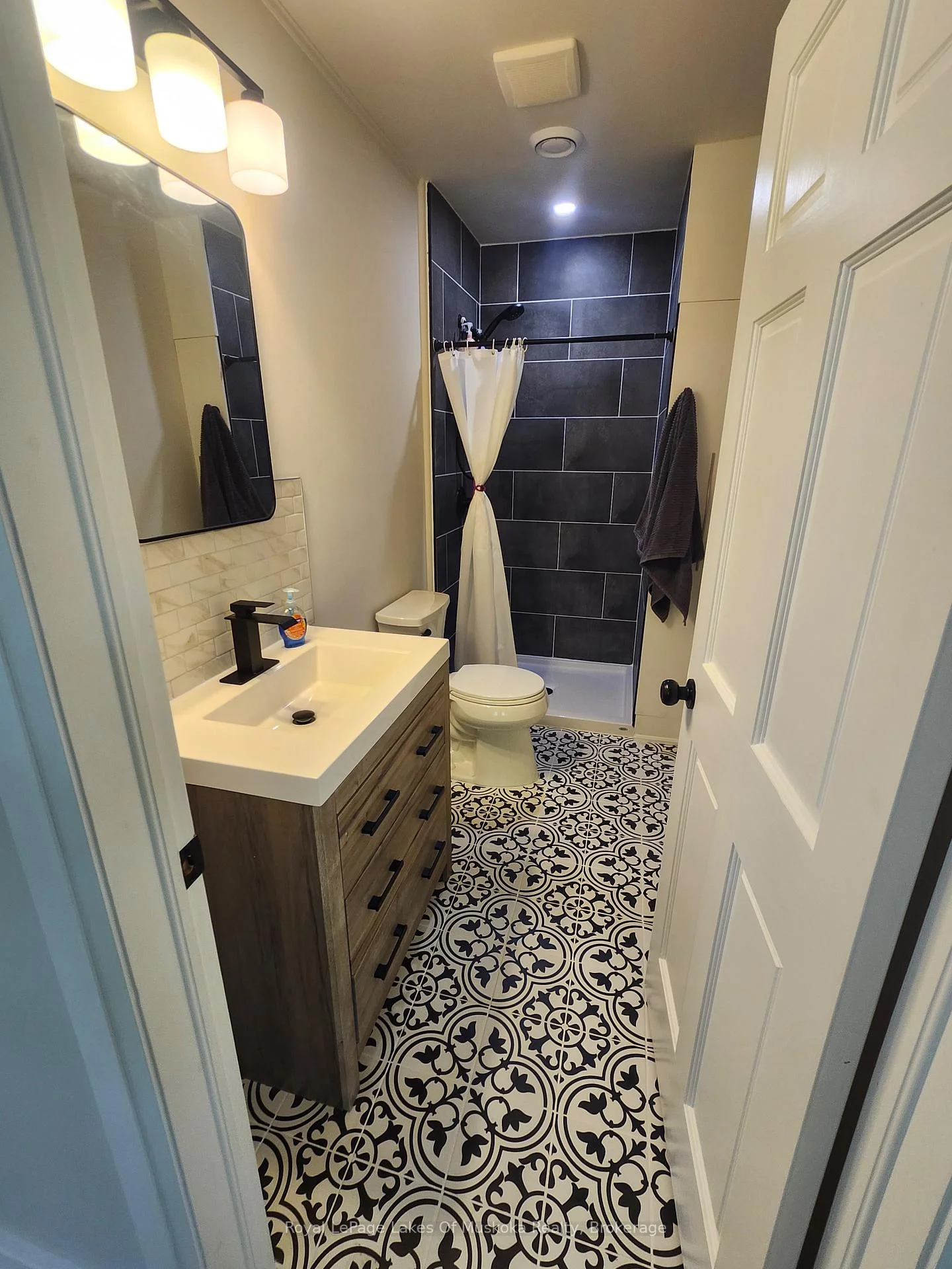 Photo 17 of 3997 Chetwynd Road, Kearney, Proudfoot — HOMEH