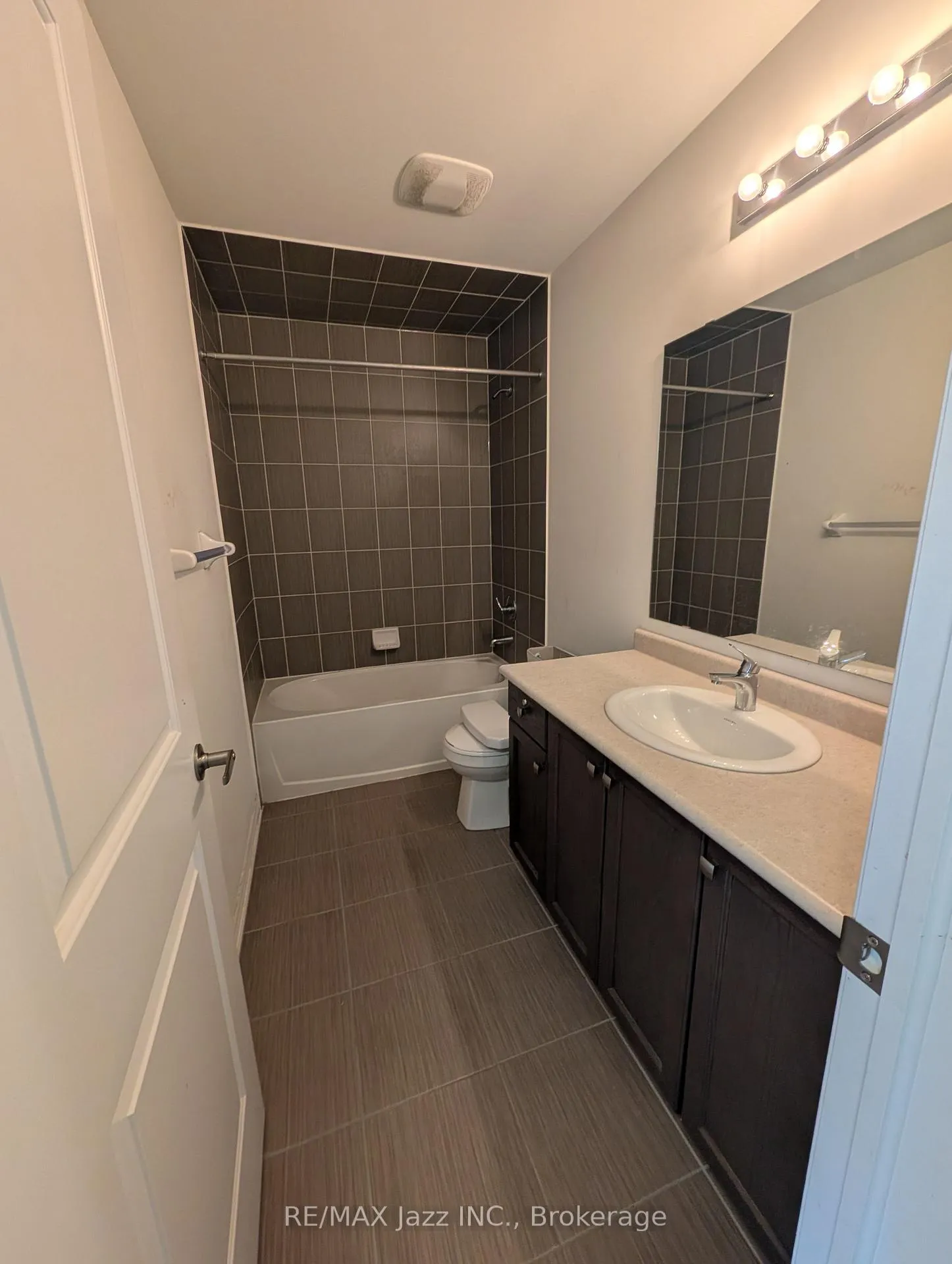 Photo 23 of 41 Aldridge Lane, Clarington, Newcastle — HOMEH
