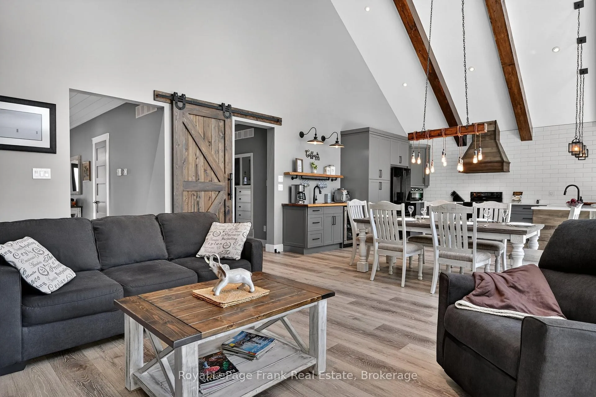 Photo 20 of 210 Lakeshore Drive, Kawartha Lakes, Emily — HOMEH