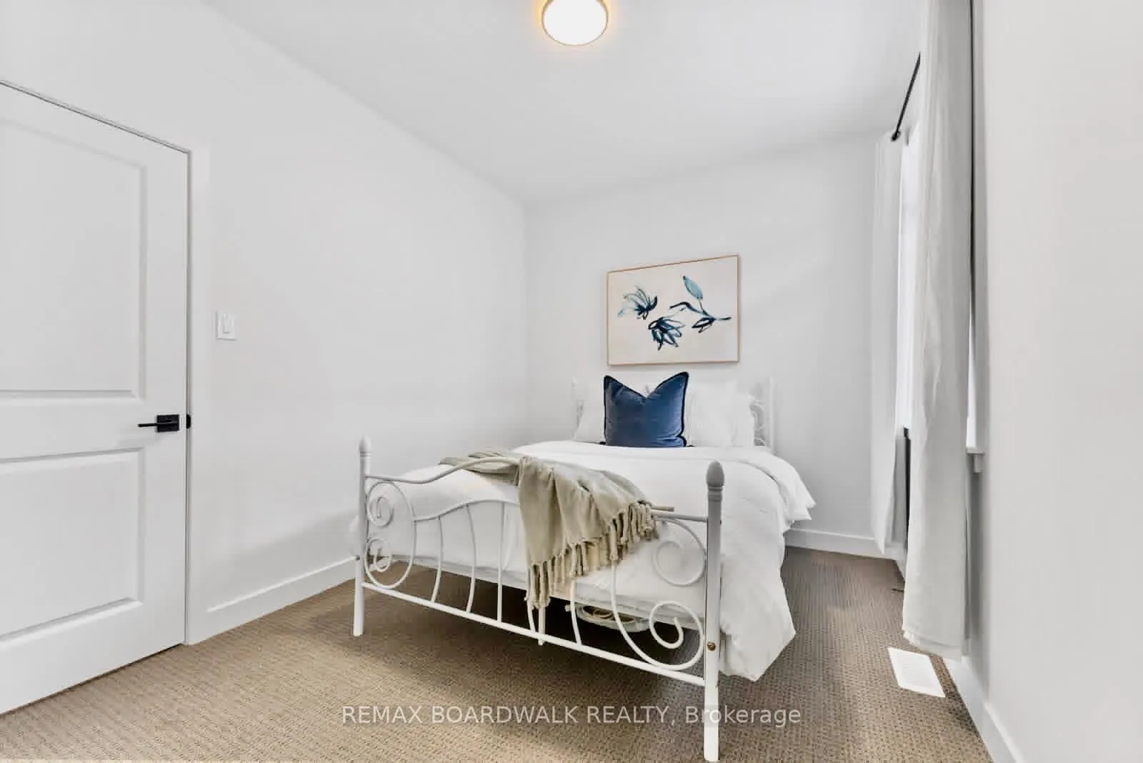Photo 38 of 52 Big Dipper Street, Ottawa, Riverside South/Gloucester Glen — HOMEH