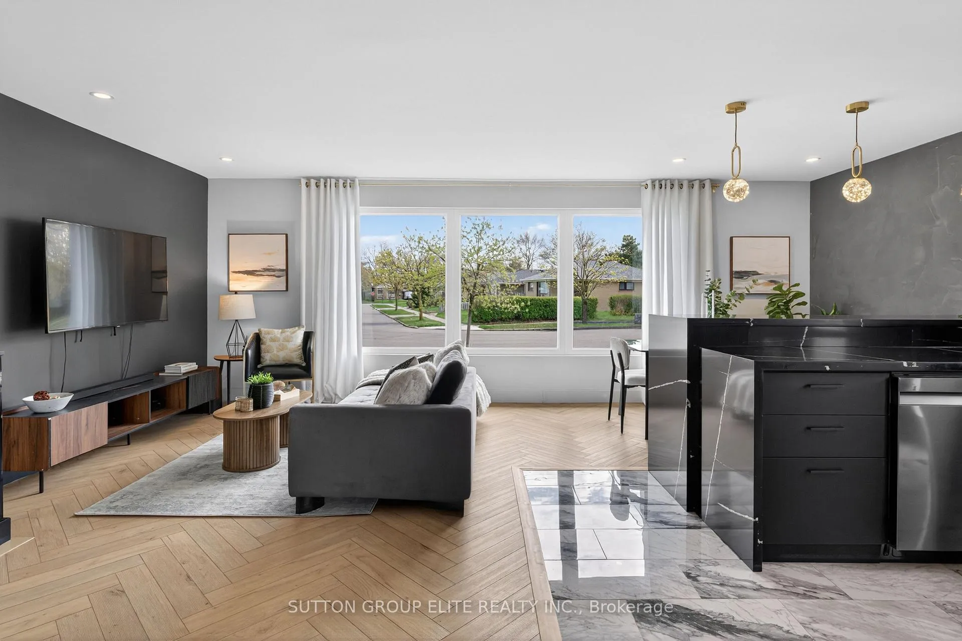 Photo 1 of 19 Hardwick Court, Etobicoke, Eringate-Centennial-West Deane — HOMEH