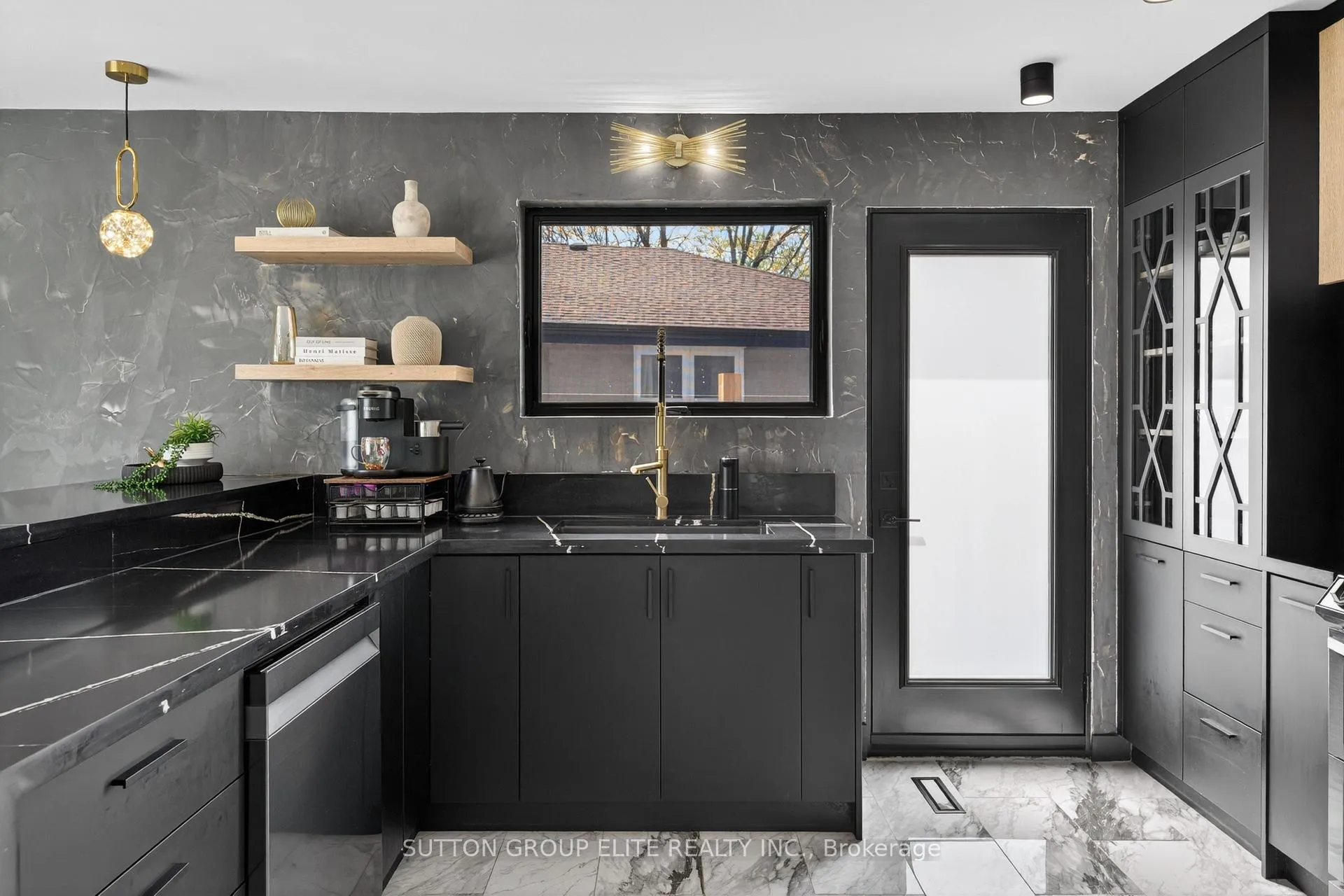 Photo 6 of 19 Hardwick Court, Etobicoke, Eringate-Centennial-West Deane — HOMEH