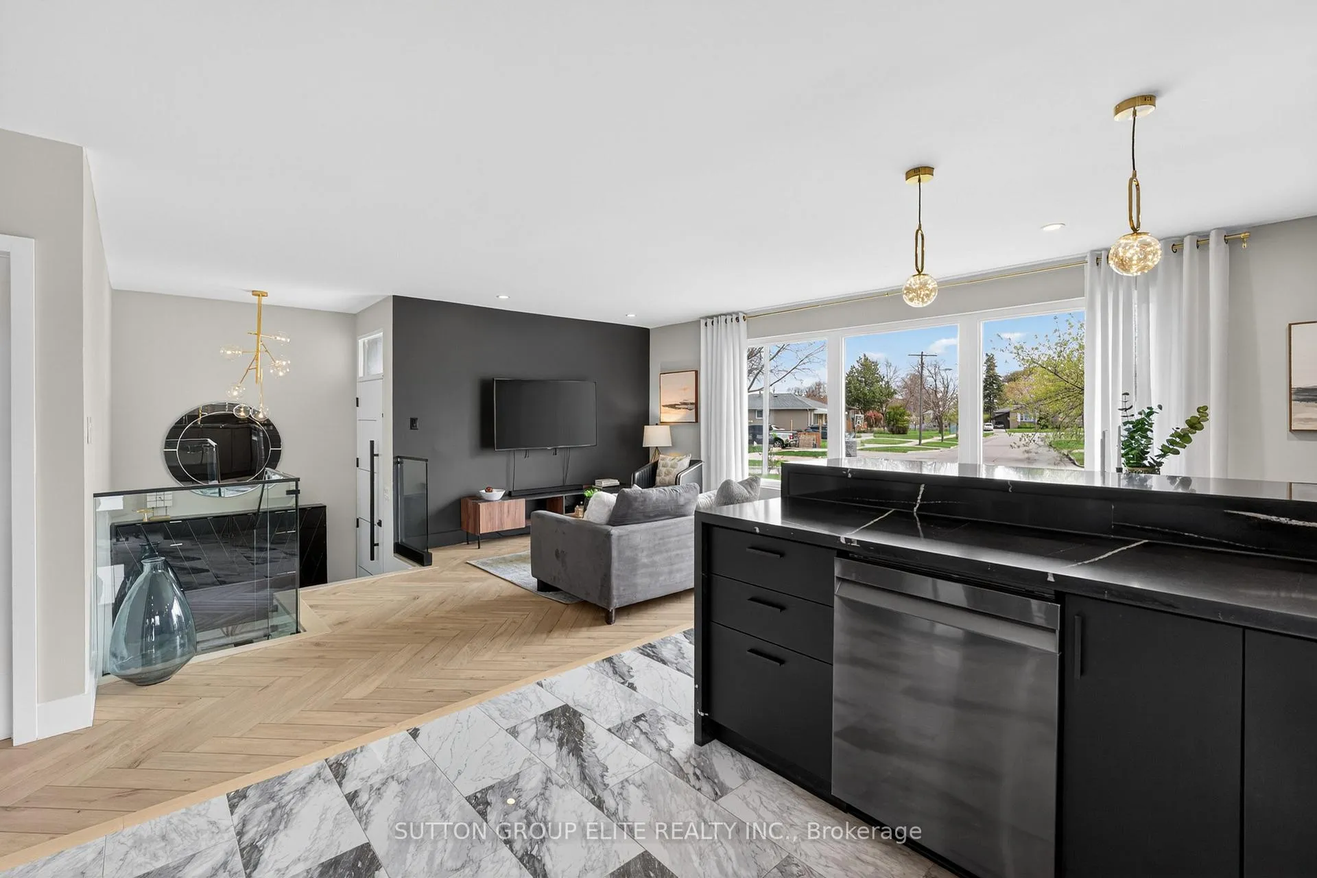 Photo 8 of 19 Hardwick Court, Etobicoke, Eringate-Centennial-West Deane — HOMEH