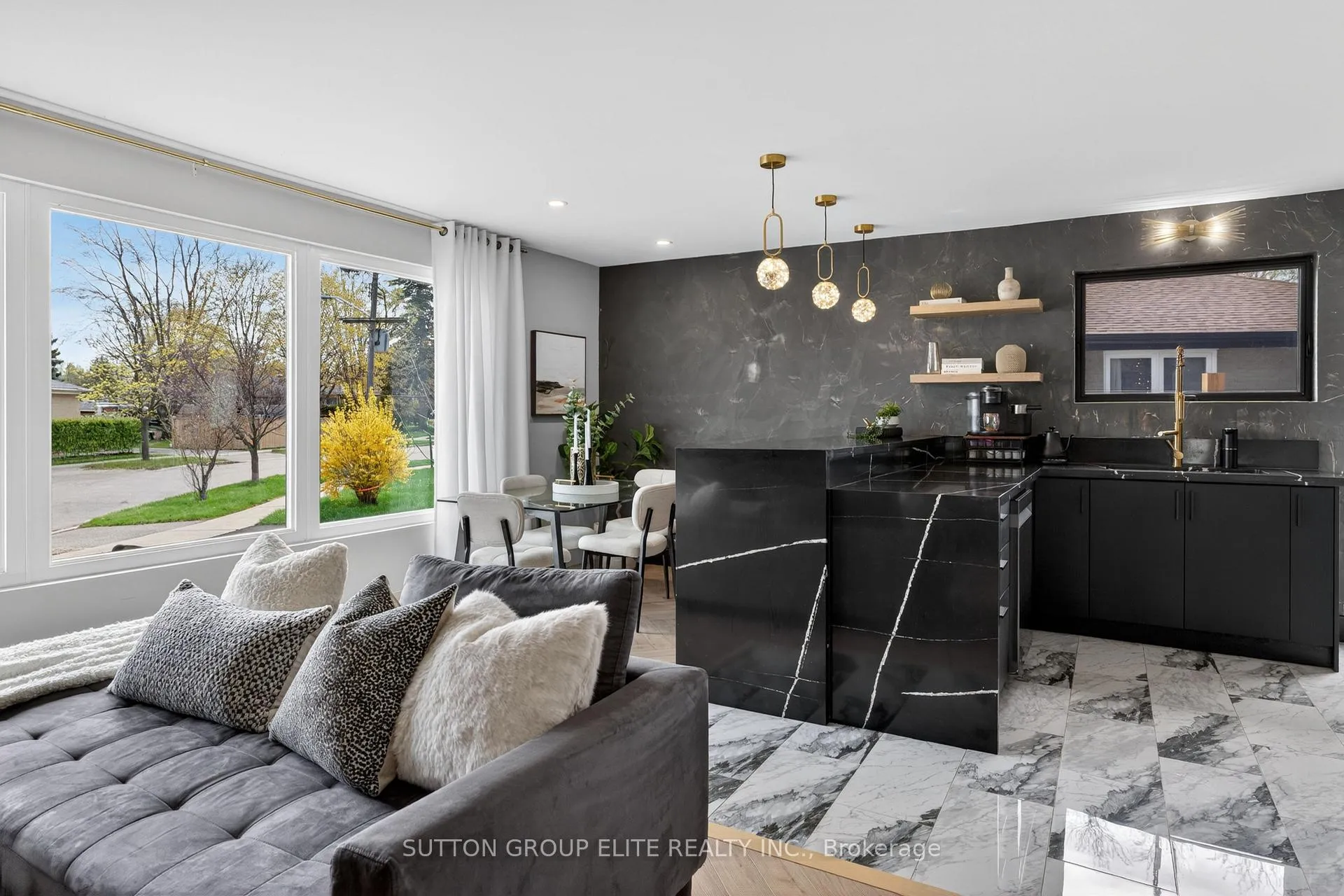 Photo 9 of 19 Hardwick Court, Etobicoke, Eringate-Centennial-West Deane — HOMEH