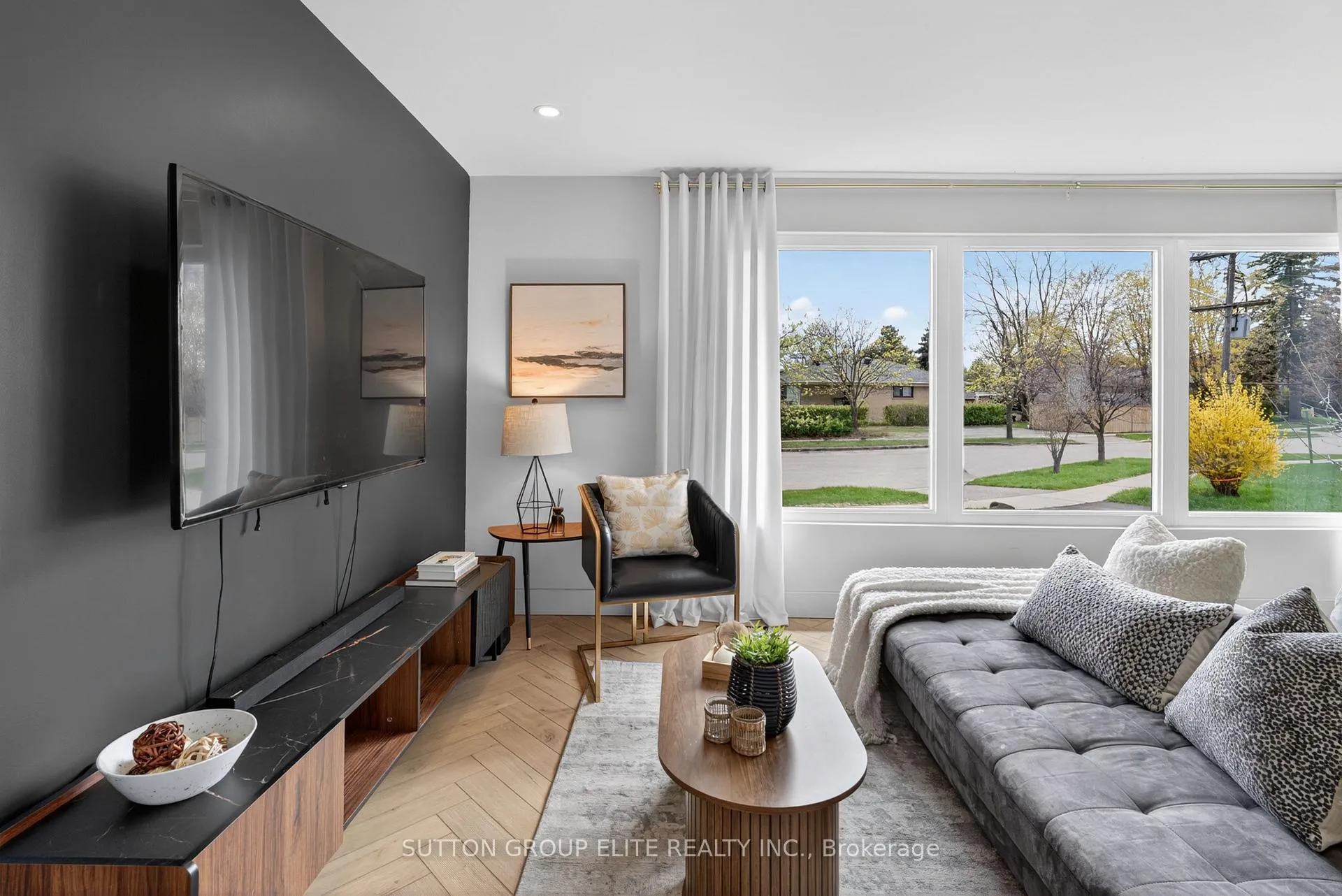 Photo 11 of 19 Hardwick Court, Etobicoke, Eringate-Centennial-West Deane — HOMEH