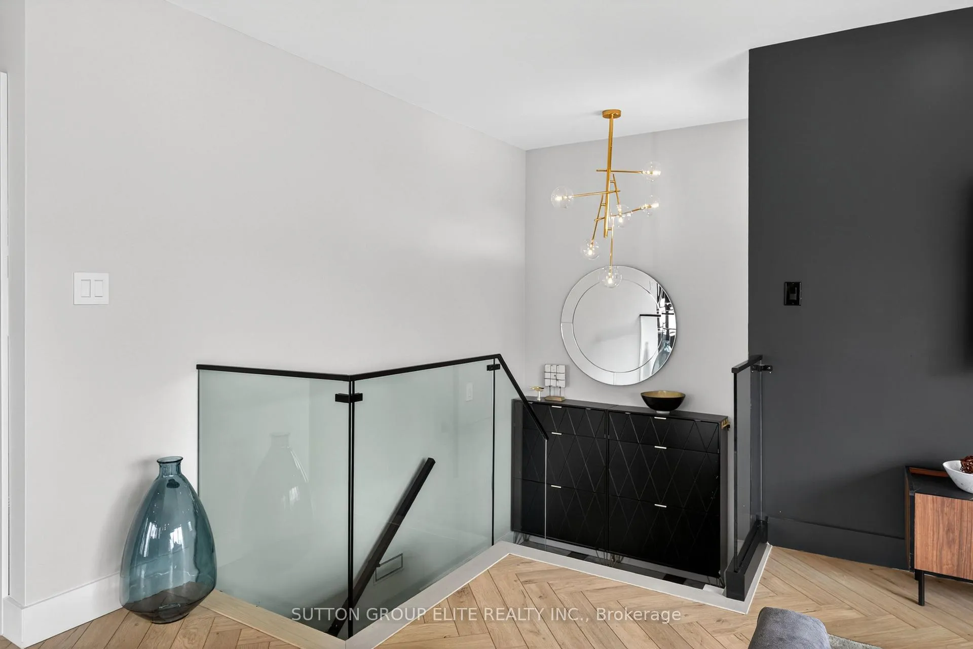 Photo 13 of 19 Hardwick Court, Etobicoke, Eringate-Centennial-West Deane — HOMEH