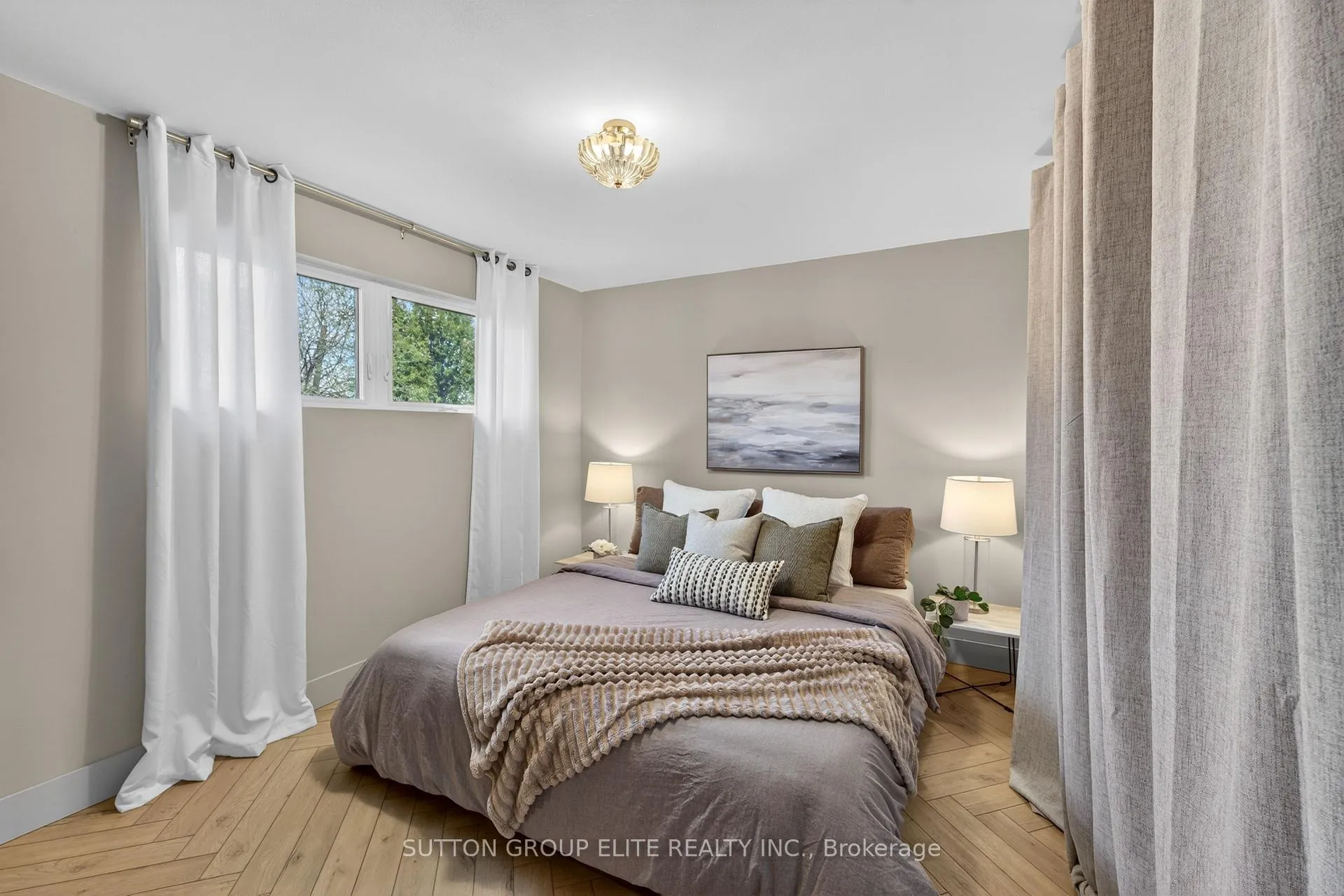 Photo 14 of 19 Hardwick Court, Etobicoke, Eringate-Centennial-West Deane — HOMEH