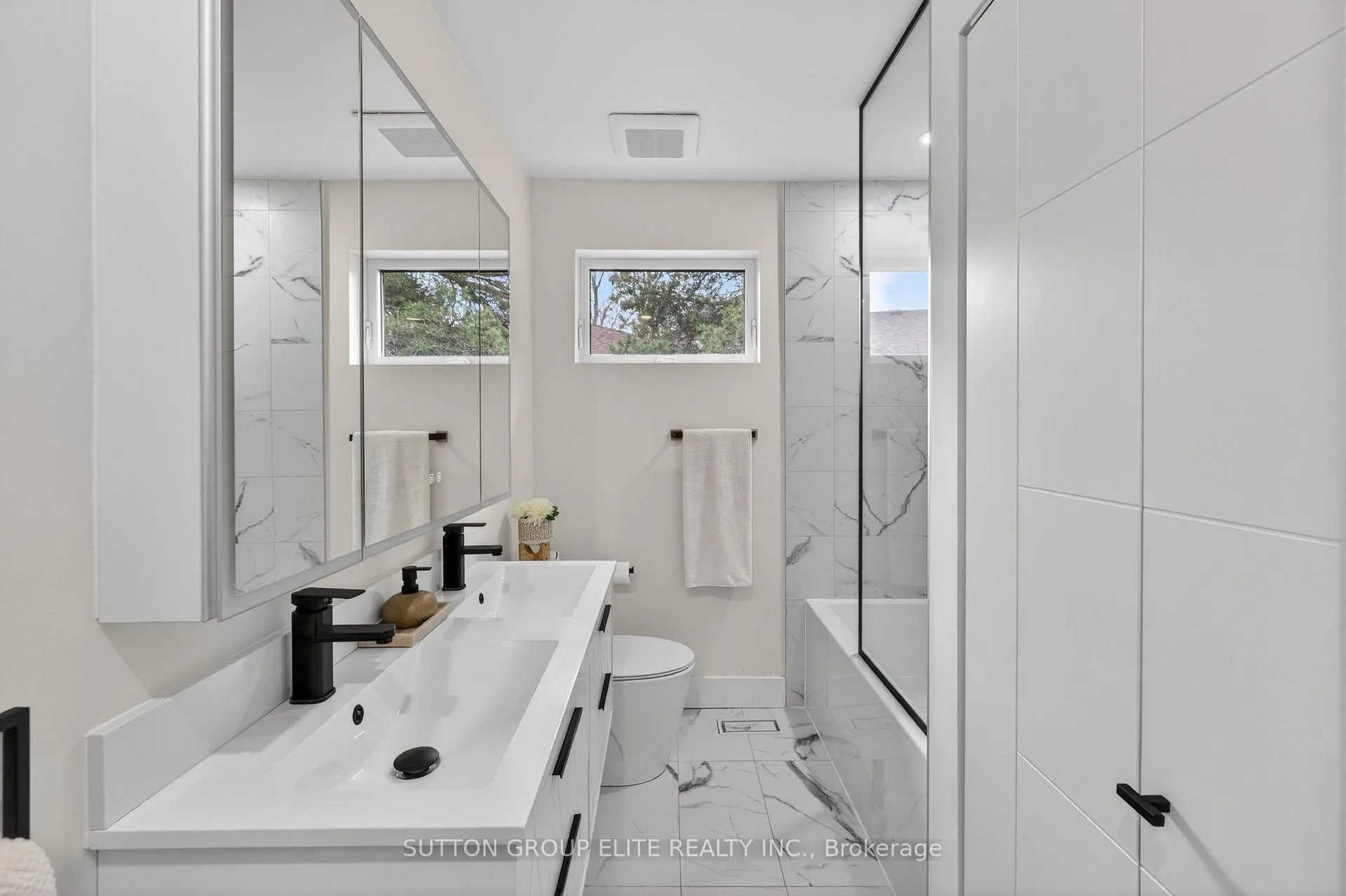 Photo 17 of 19 Hardwick Court, Etobicoke, Eringate-Centennial-West Deane — HOMEH