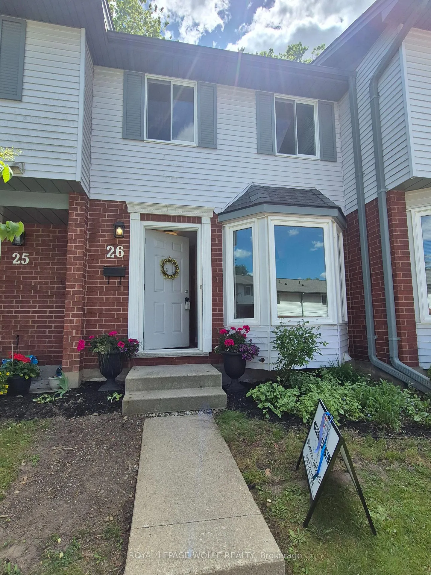 Photo 2 of Unit 26, 219 Kingswood Drive, Kitchener — HOMEH