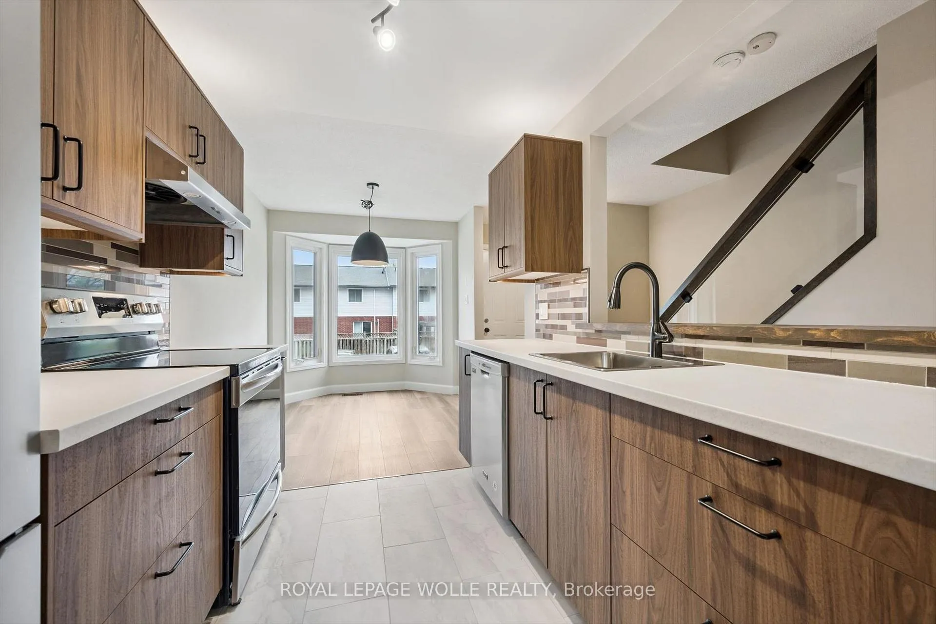 Photo 6 of Unit 26, 219 Kingswood Drive, Kitchener — HOMEH