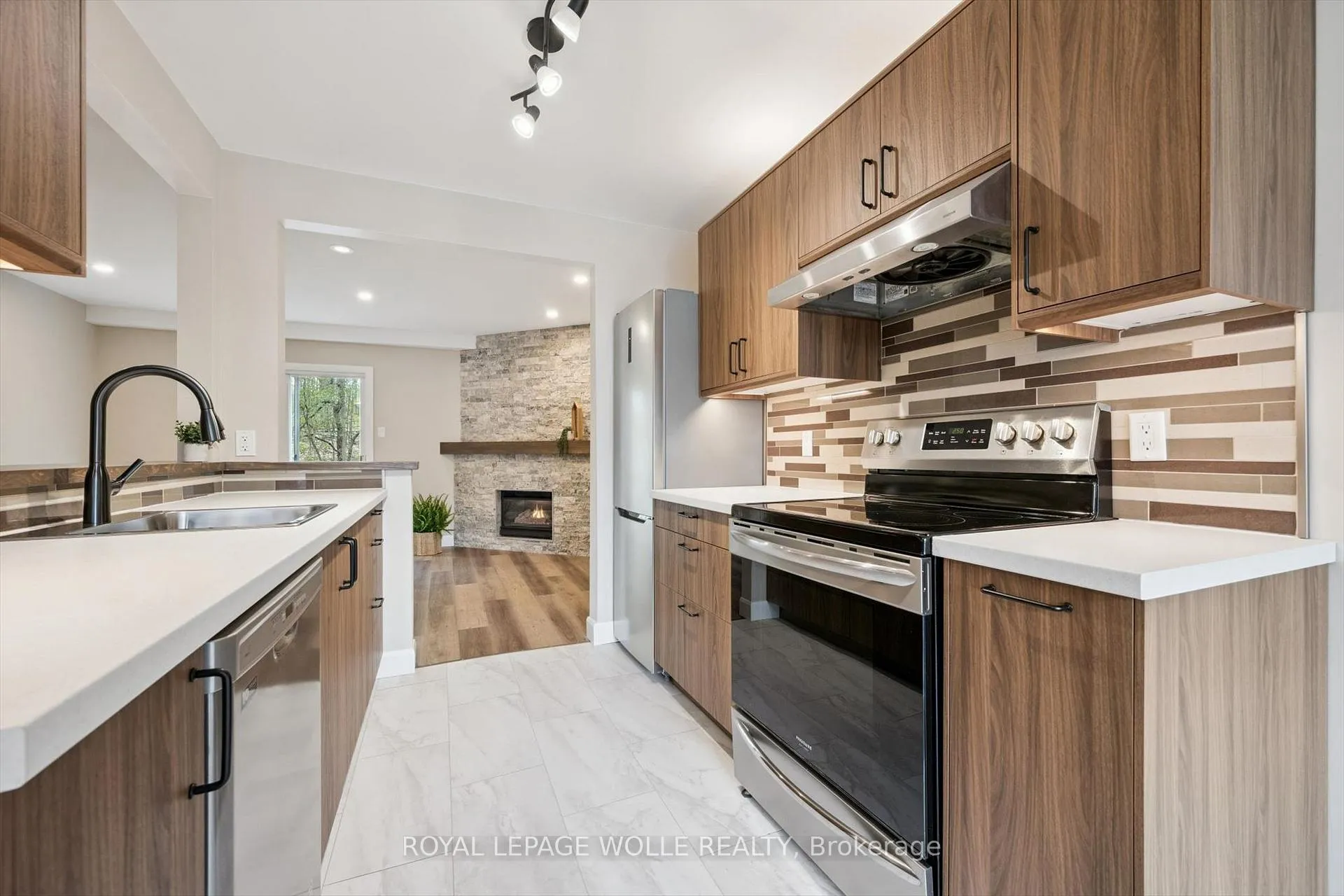 Photo 11 of Unit 26, 219 Kingswood Drive, Kitchener — HOMEH