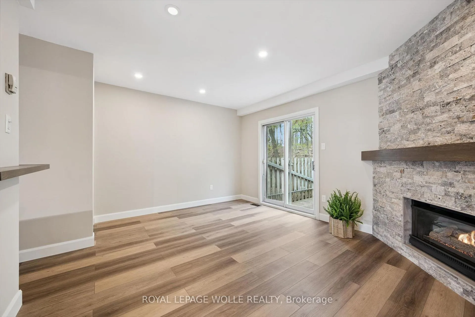 Photo 13 of Unit 26, 219 Kingswood Drive, Kitchener — HOMEH