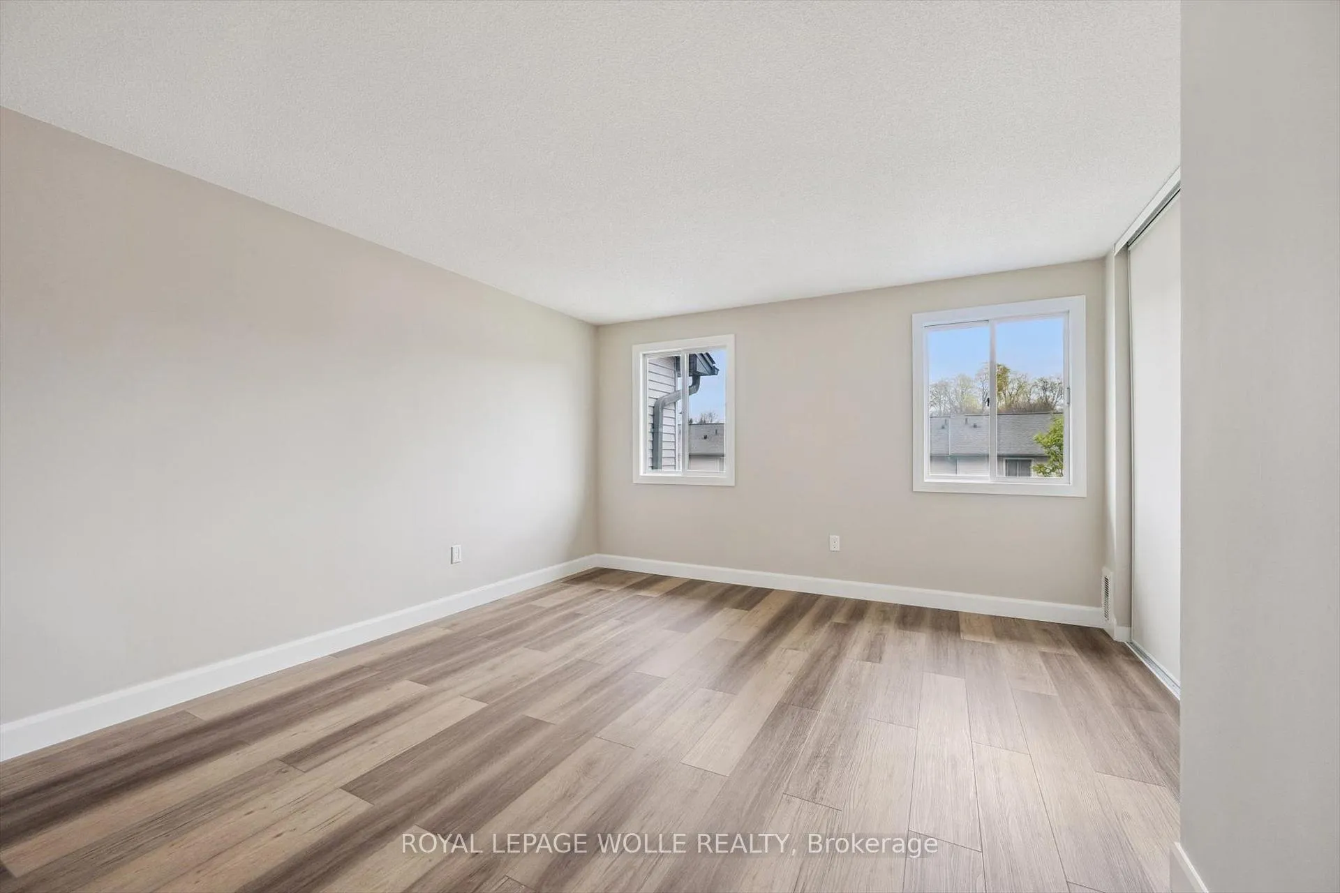 Photo 18 of Unit 26, 219 Kingswood Drive, Kitchener — HOMEH