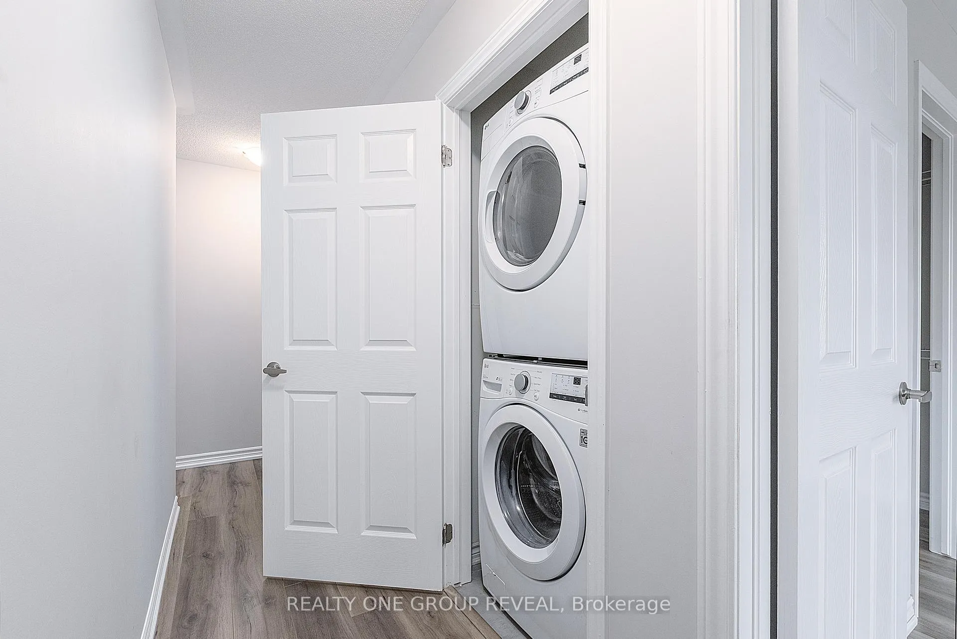 Photo 12 of 616 1034 Reflection Place, Pickering, Rural Pickering — HOMEH