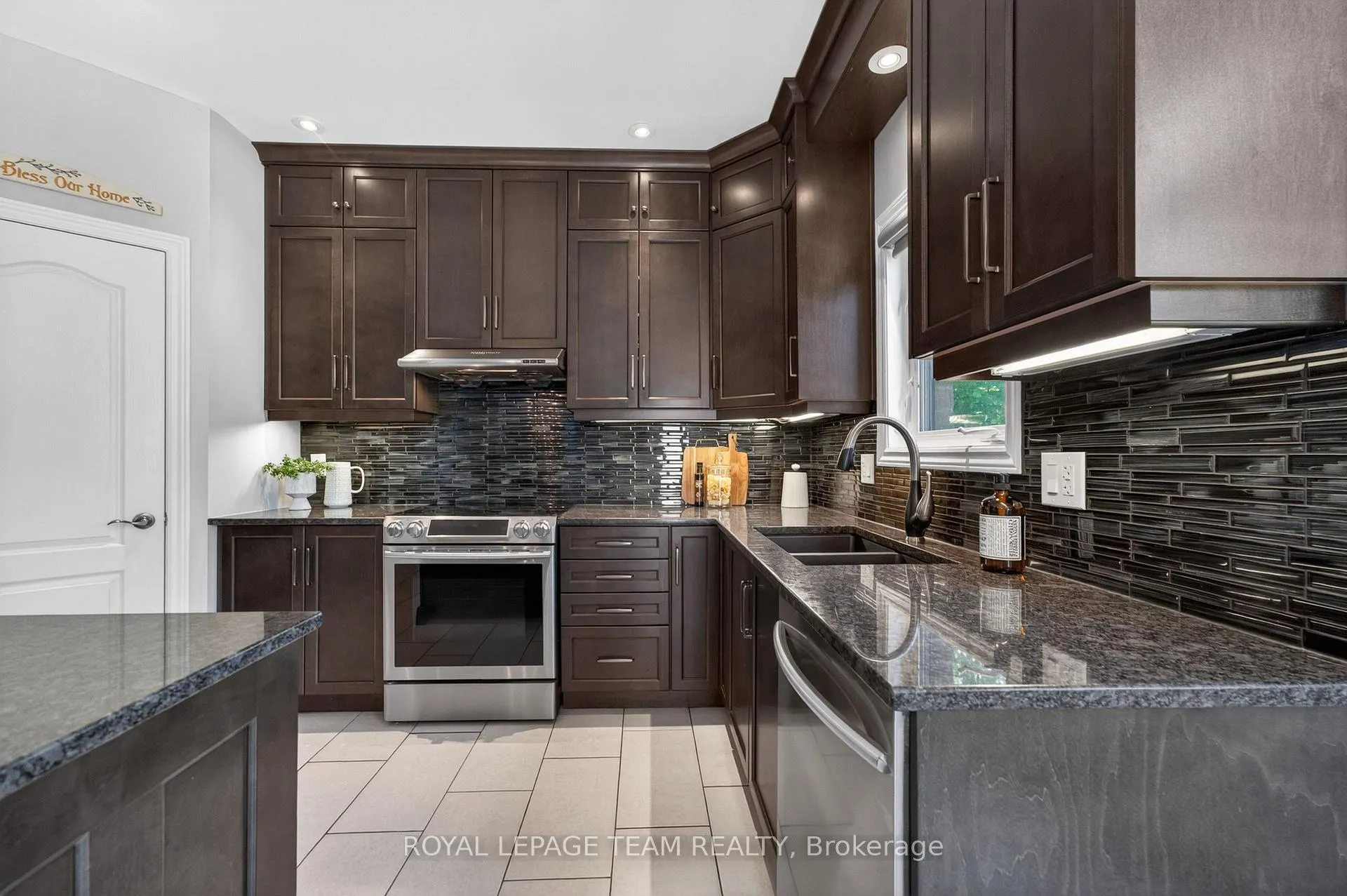 Photo 15 of 51 Bridle Crest Court, Ottawa, Kanata - Bridlewood — HOMEH