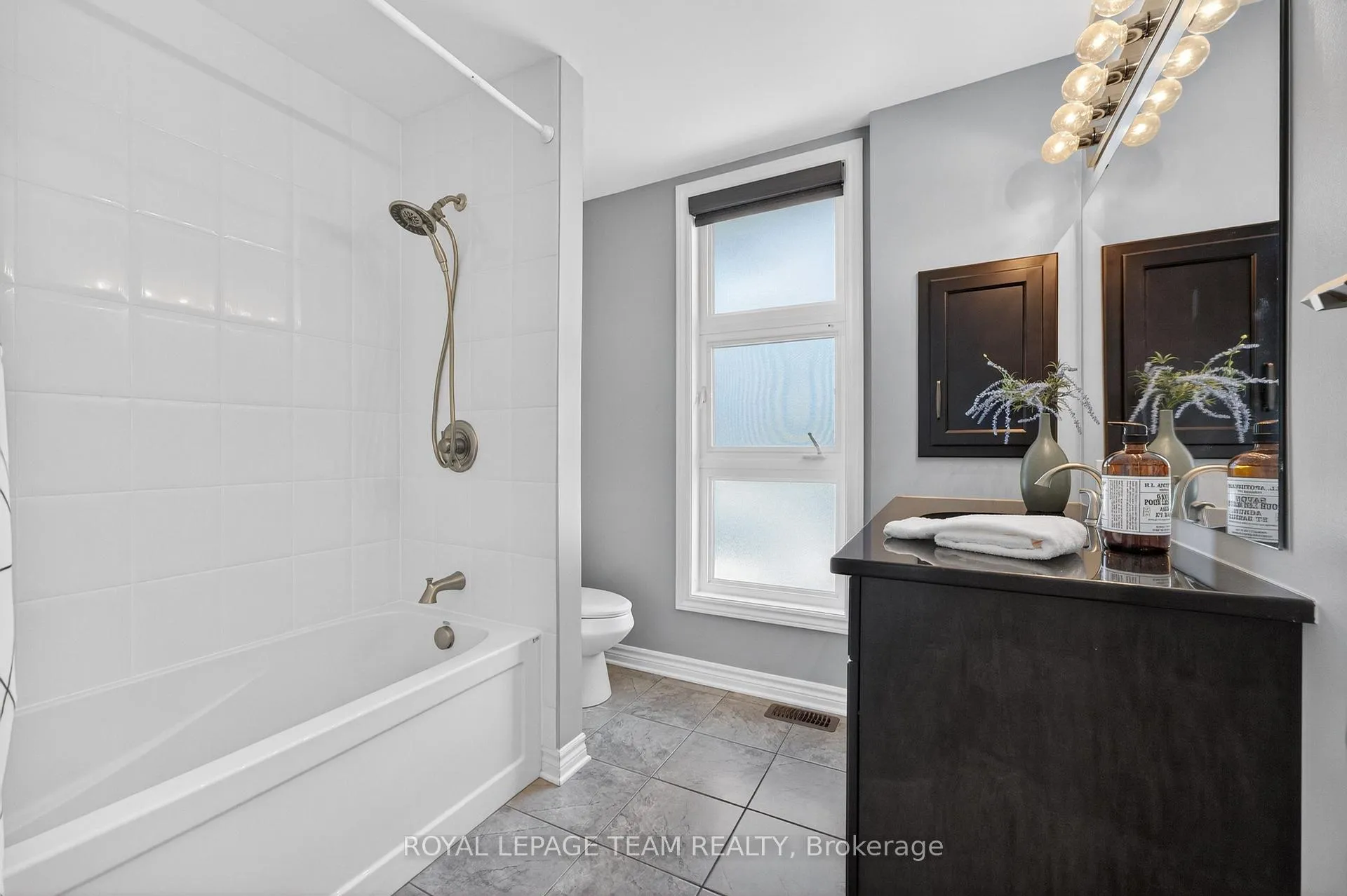 Photo 31 of 51 Bridle Crest Court, Ottawa, Kanata - Bridlewood — HOMEH