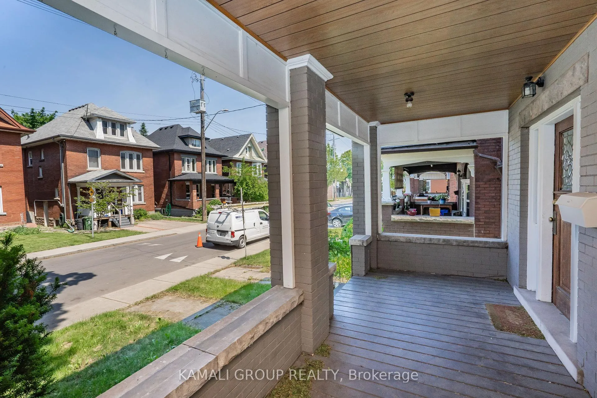 Photo 3 of Unit MAIN, 25 Spadina Avenue, Hamilton, Stipley — HOMEH